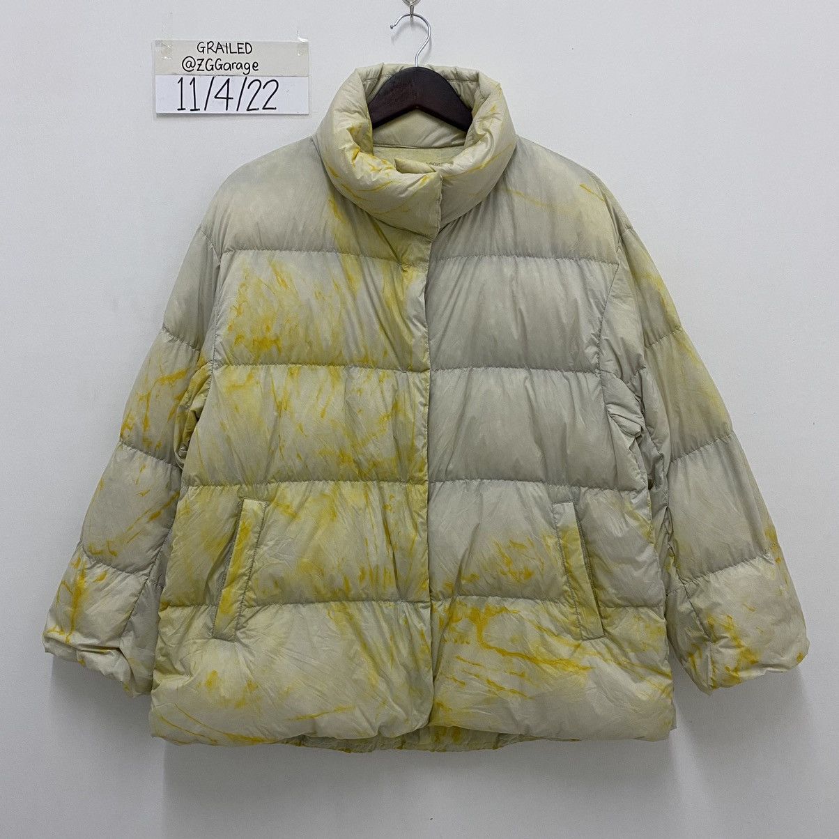 image of Vintage Uniqlo Ultra Light Down Puffer Jacket in White, Men's (Size Large)