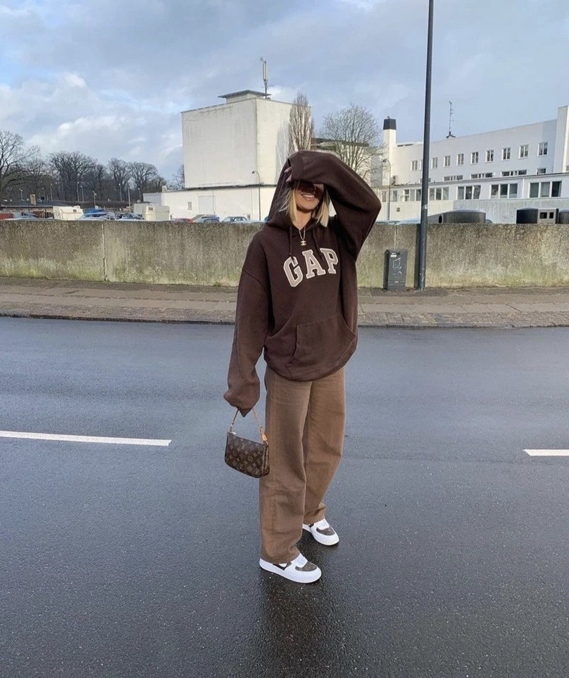Gap × Vintage Vintage Y2K GAP brown Hoodie travis Scott kanye west Size US L / EU 52-54 / 3 - 1 Thumbnail