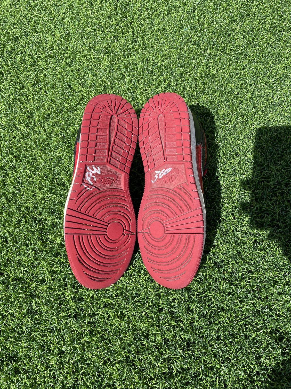 Jordan Brand × Nike Air Jordan 1 Low BG 'Gym Red Black' 553560-610 Size US 5 / EU 37 - 6 Thumbnail