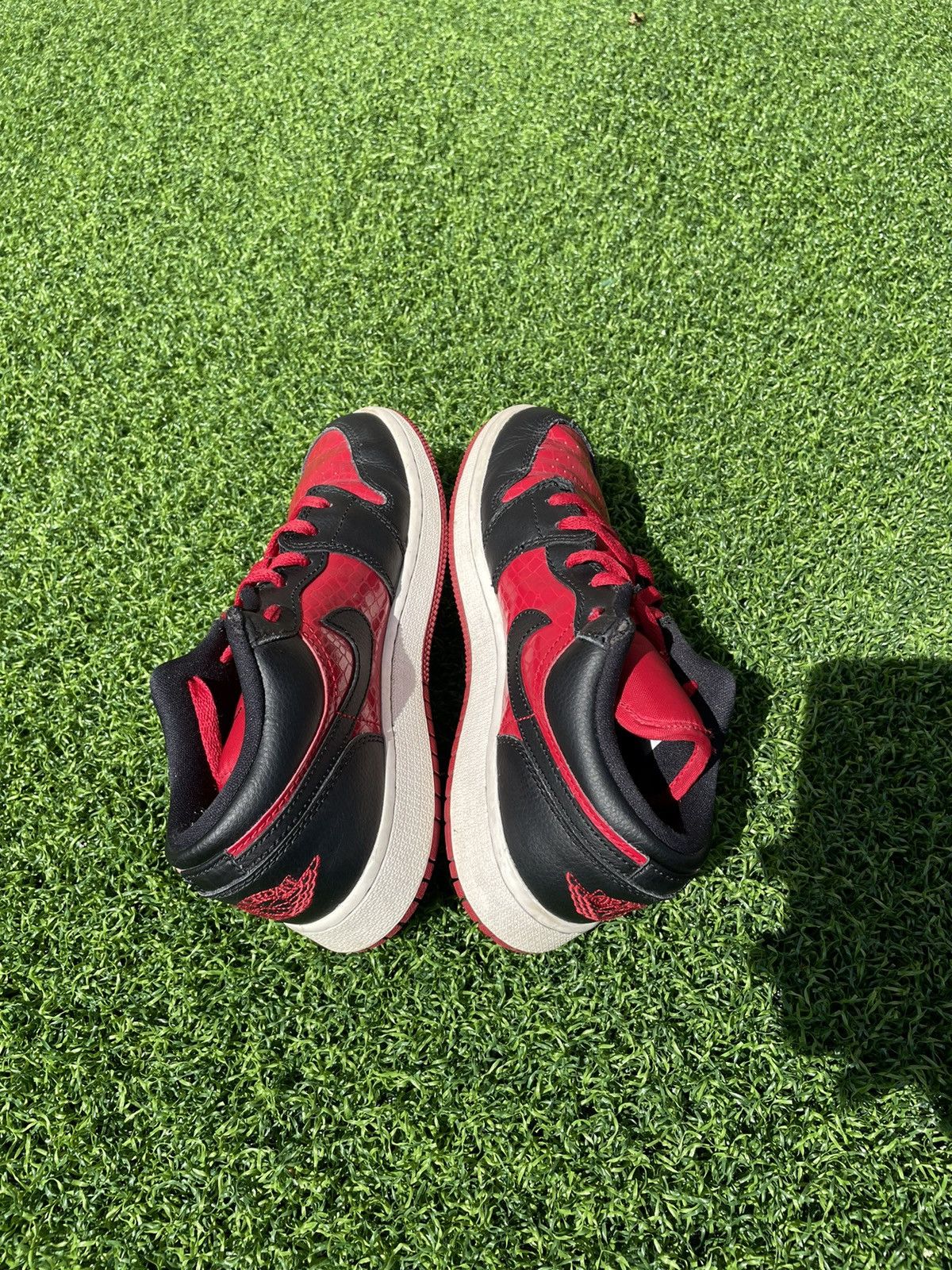 Jordan Brand × Nike Air Jordan 1 Low BG 'Gym Red Black' 553560-610 Size US 5 / EU 37 - 5 Thumbnail