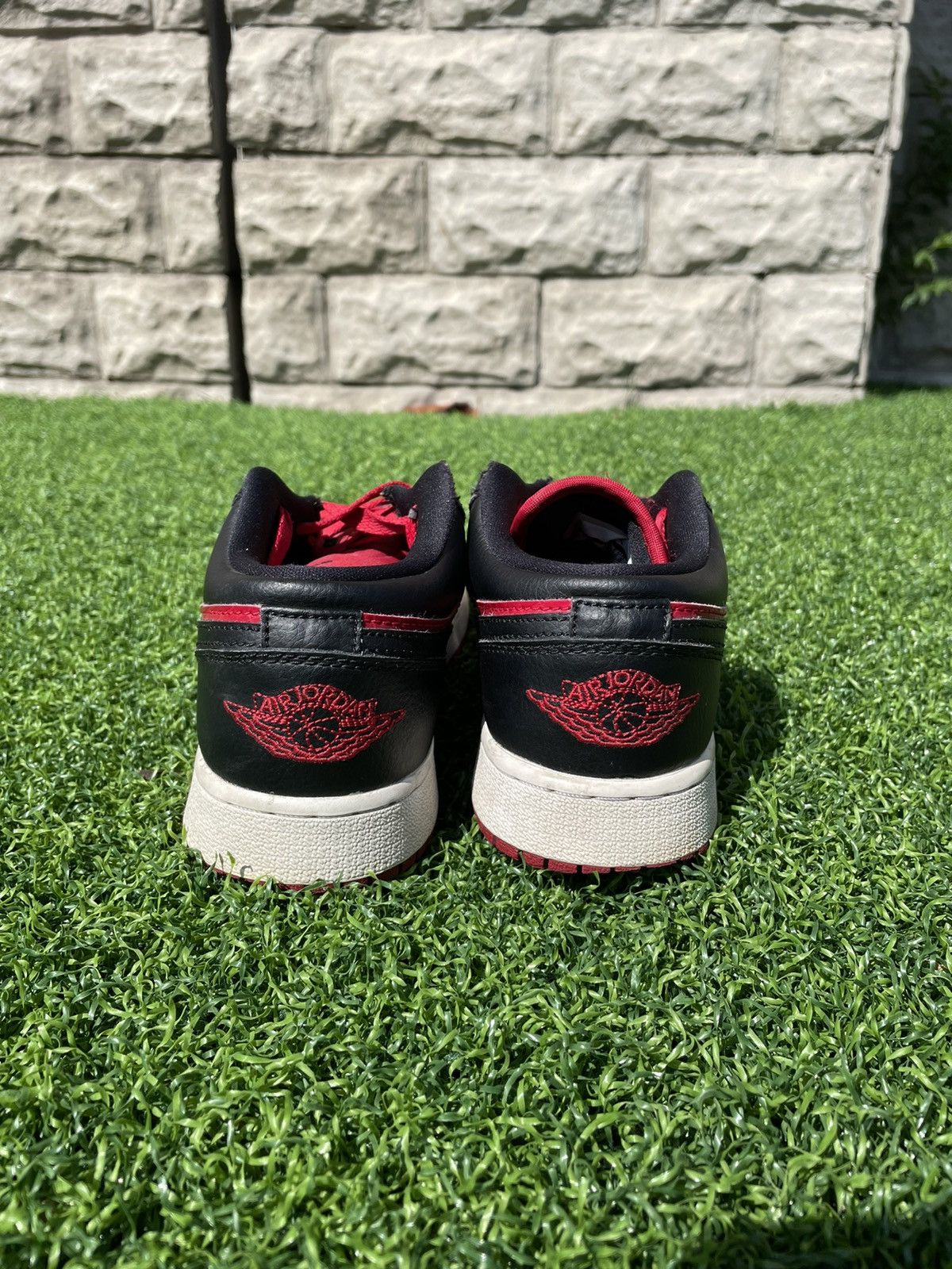 Jordan Brand × Nike Air Jordan 1 Low BG 'Gym Red Black' 553560-610 Size US 5 / EU 37 - 4 Thumbnail