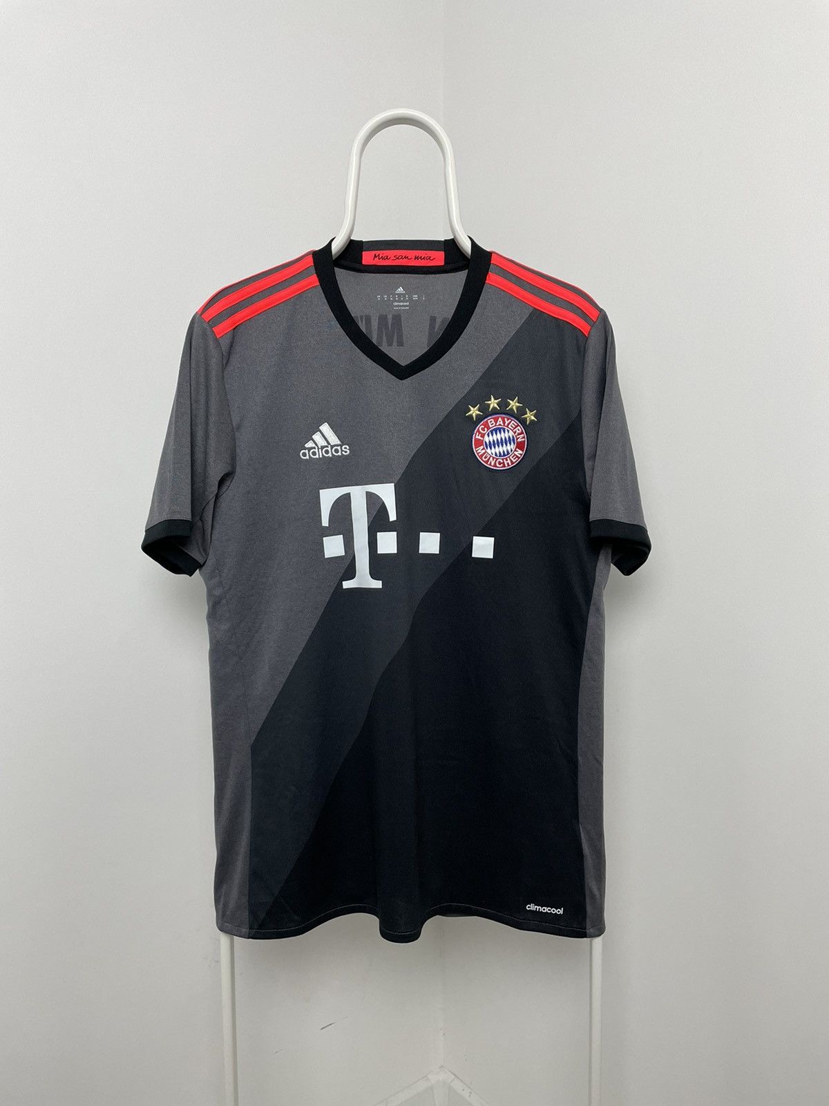 Adidas Adidas Bayern Munich Jersey 2016-07 Away MEDIUM Shirt Adidas Size US M / EU 48-50 / 2 - 4 Thumbnail