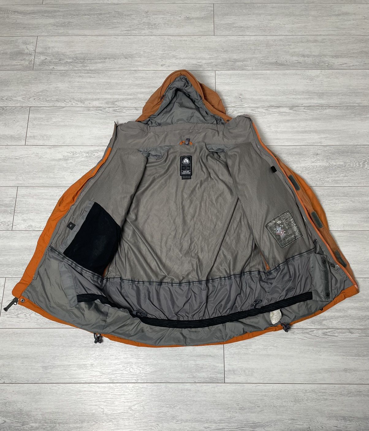 Nike ACG Nike ACG Storm-FIt light jacket orange Size US L / EU 52-54 / 3 - 18 Thumbnail