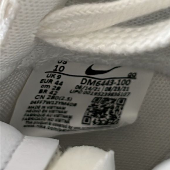 Nike × Sacai Sacai X Nike Blazer Low White Patent Two Tone Double Sneaker Size US 10 / EU 43 - 14 Thumbnail