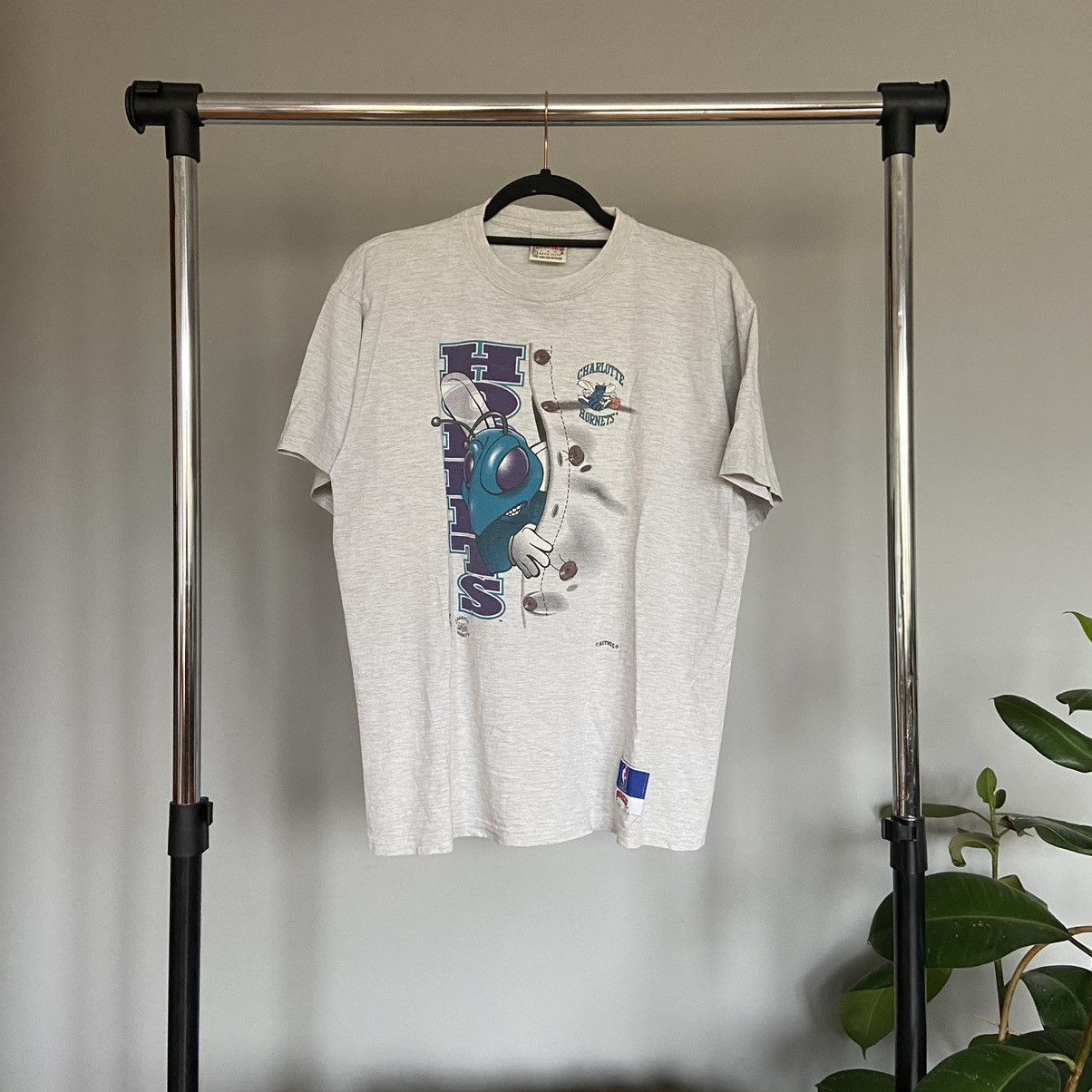Chemise Vintage 90s Charlotte Hornets Nutmeg - Taille L Pour Homme, Violet, Fabriqué USA