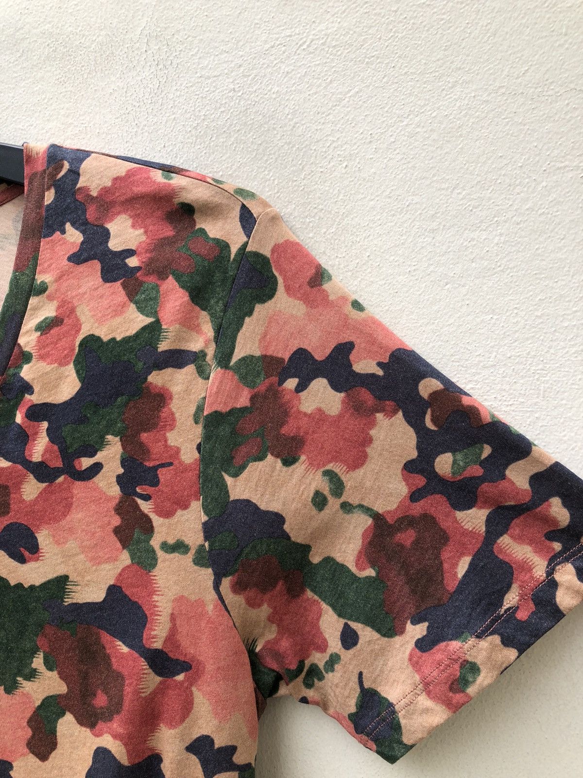Dries Van Noten Dries Van Noten Swiss Camo V Neck t shirt Size US M / EU 48-50 / 2 - 5 Thumbnail