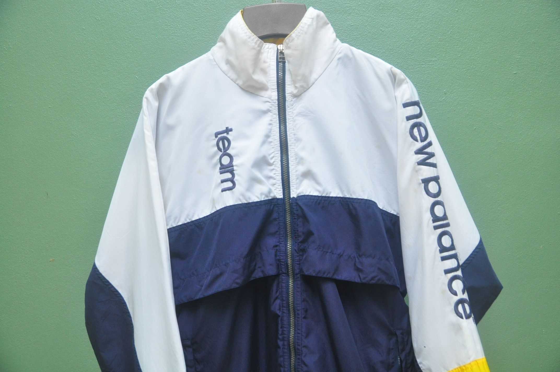 Designer × Japanese Brand × New Balance Vintage New Balance Windbreaker Sweater Travis Scott Style Size US L / EU 52-54 / 3 - 3 Thumbnail