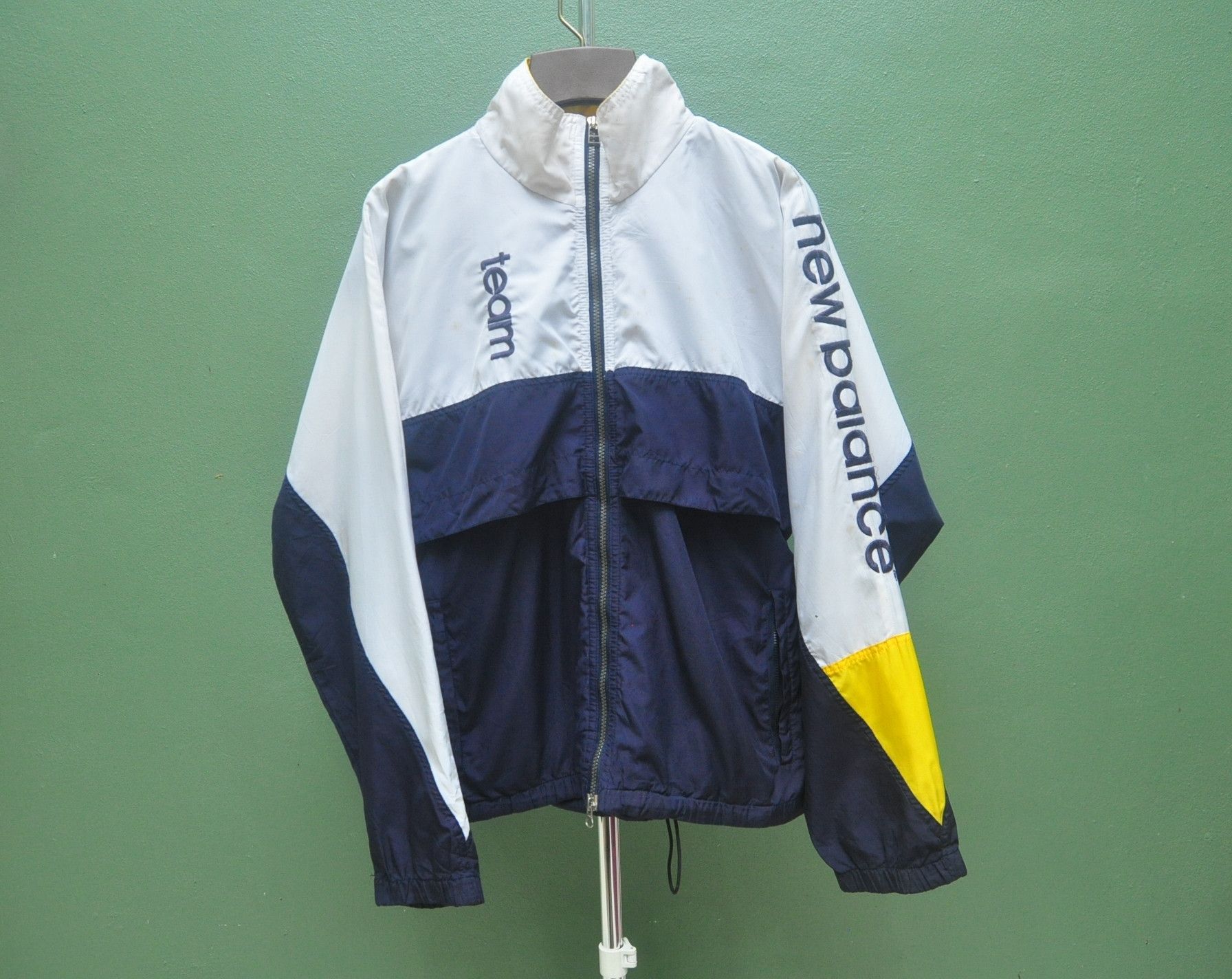 Designer × Japanese Brand × New Balance Vintage New Balance Windbreaker Sweater Travis Scott Style Size US L / EU 52-54 / 3 - 1 Thumbnail