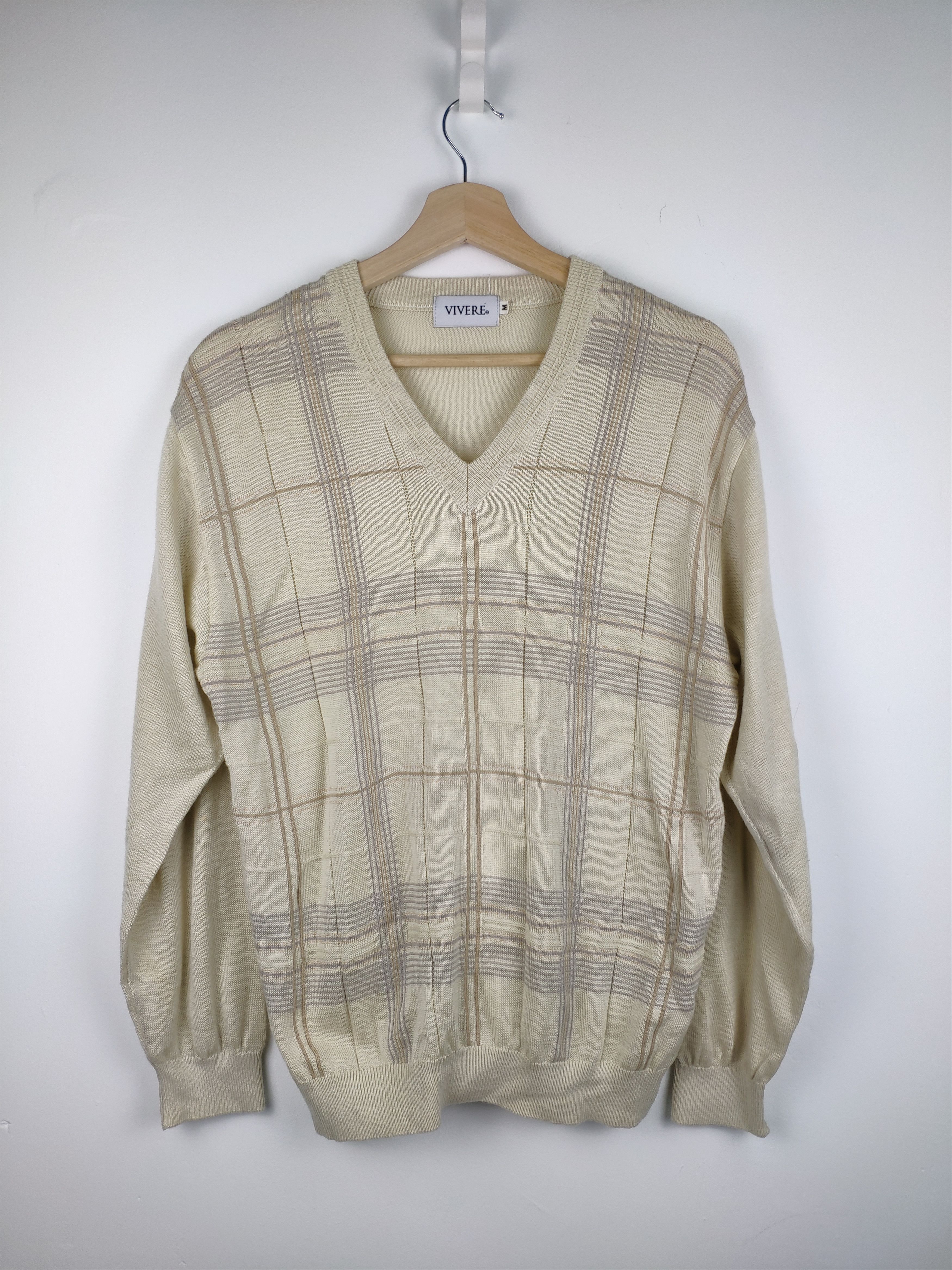 Aran Isles Knitwear × Japanese Brand × Vintage Steal💥 Vintage Knit Sweater V Neck by Vivere Size US M / EU 48-50 / 2 - 1 Thumbnail