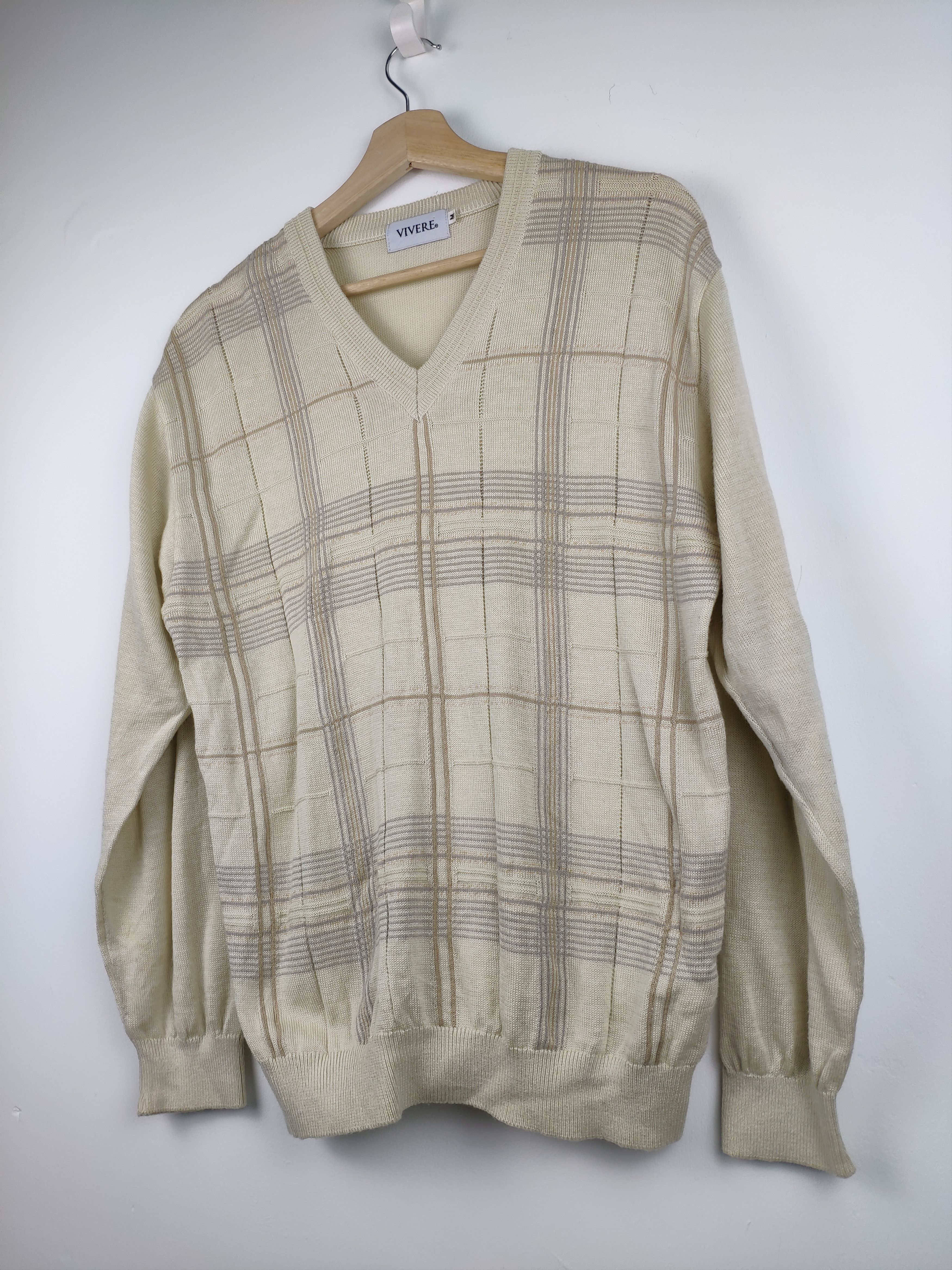 Aran Isles Knitwear × Japanese Brand × Vintage Steal💥 Vintage Knit Sweater V Neck by Vivere Size US M / EU 48-50 / 2 - 2 Thumbnail