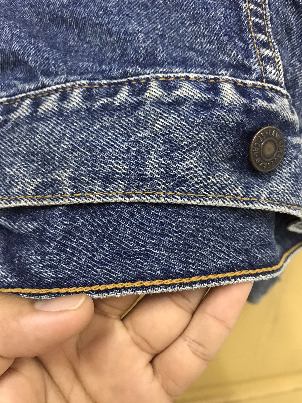 Levi's Vintage Levis Distressed Trucker Jackets Size US S / EU 44-46 / 1 - 14 Thumbnail