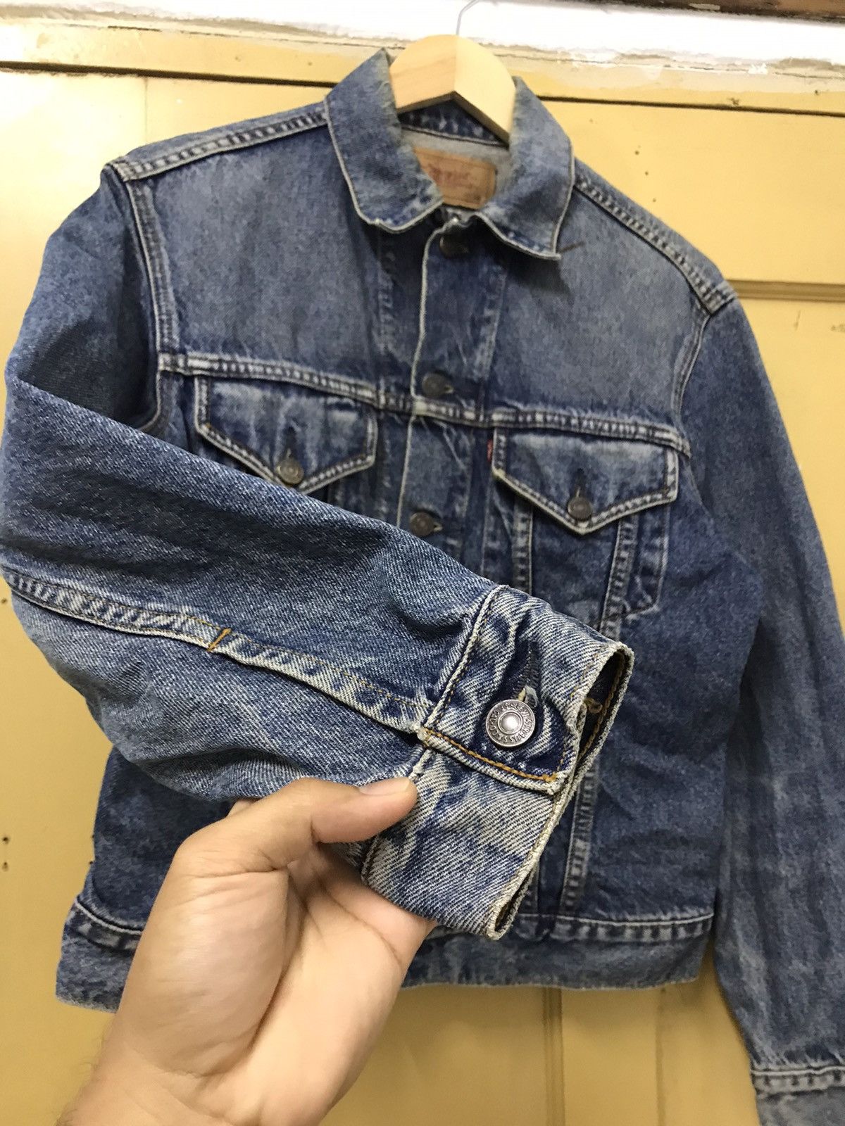Levi's Vintage Levis Distressed Trucker Jackets Size US S / EU 44-46 / 1 - 11 Thumbnail