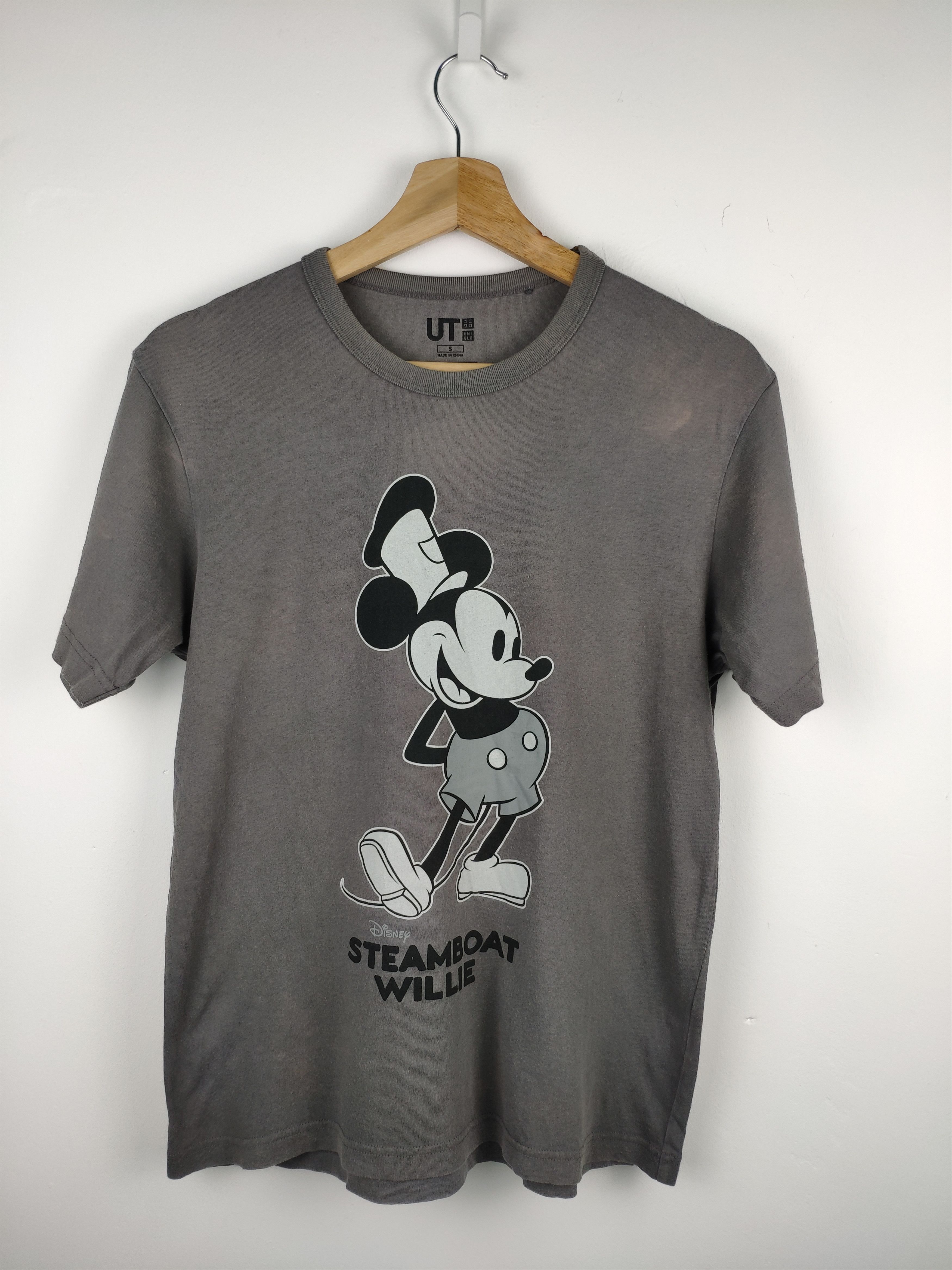 Disney × Japanese Brand Steal 💥 Uniqlo x Mickey Mouse Disney Shirt Size US S / EU 44-46 / 1 - 1 Thumbnail