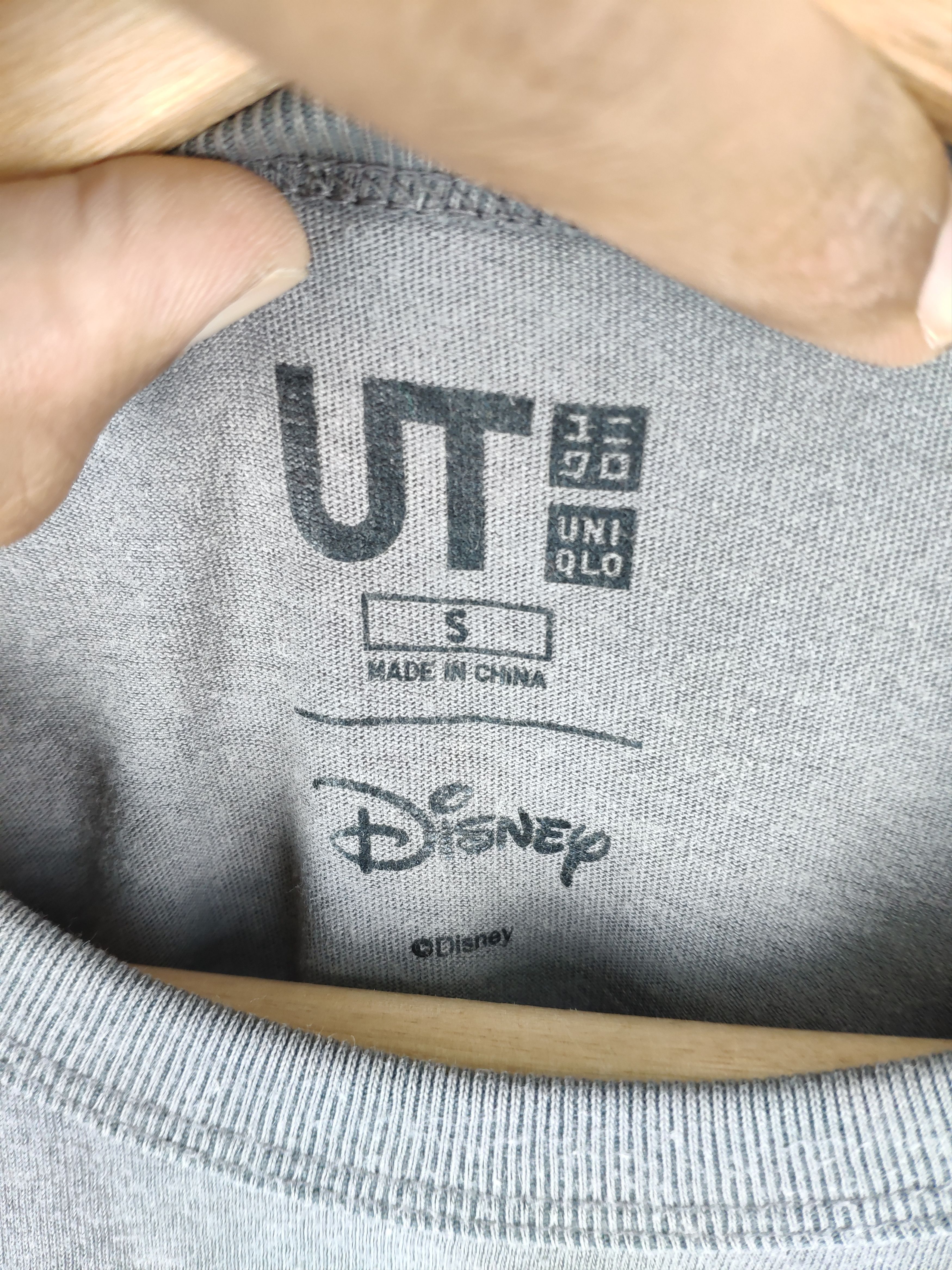 Disney × Japanese Brand Steal 💥 Uniqlo x Mickey Mouse Disney Shirt Size US S / EU 44-46 / 1 - 4 Thumbnail