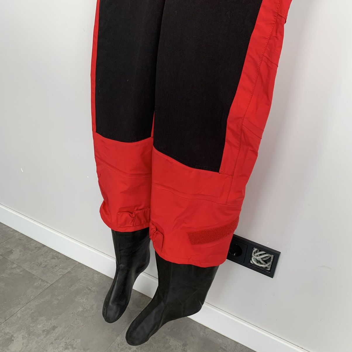 Henri Lloyd Henri Lloyd Cobra dry suit Black Red Marine technology Size US 26 / EU 42 - 7 Thumbnail