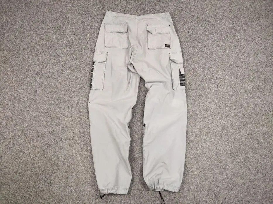 Japanese Brand Vintage 90's Japanese gray Cargo parachute Baggy Light Pants Size US 36 / EU 52 - 7 Thumbnail