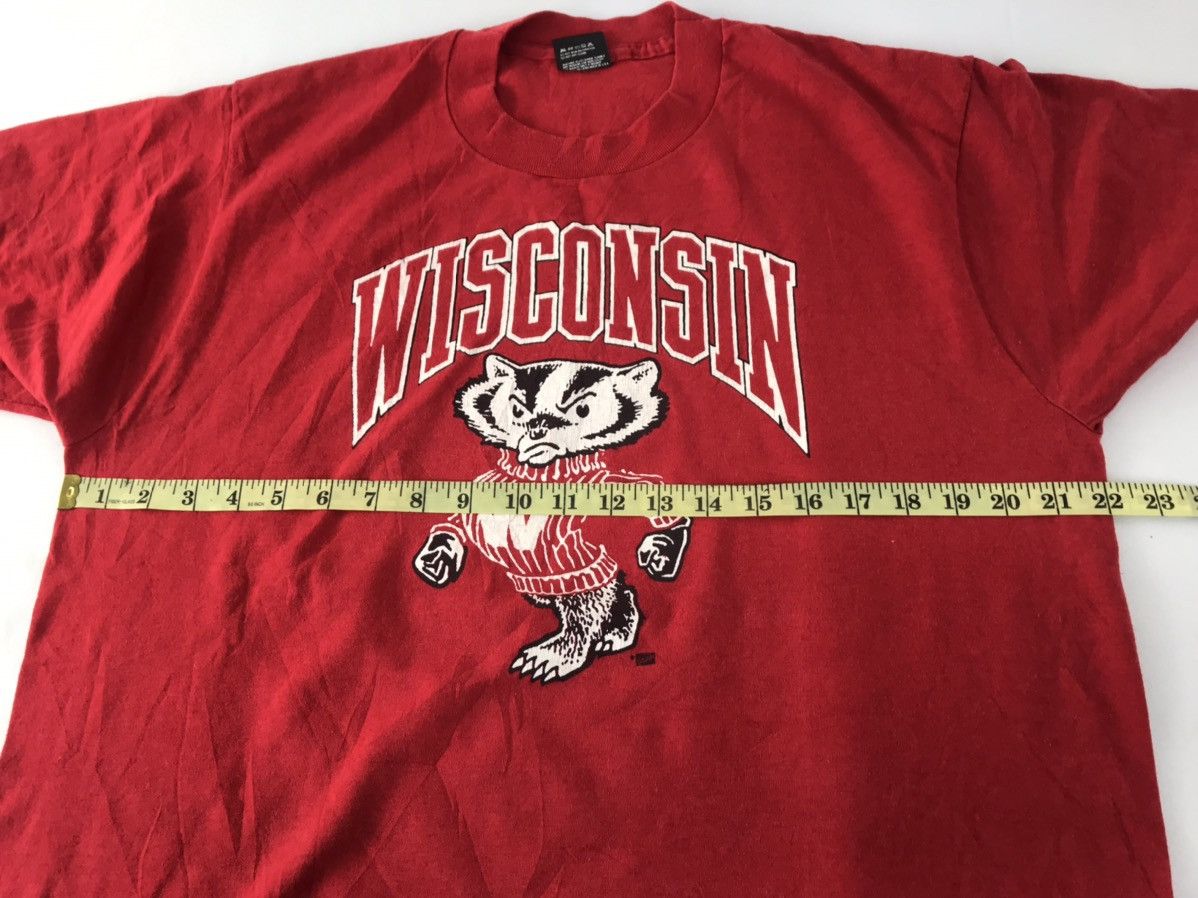NFL Rare 90s Winsconsin Bucky Badges 50/50 Sportswear Tee Size US L / EU 52-54 / 3 - 7 Thumbnail