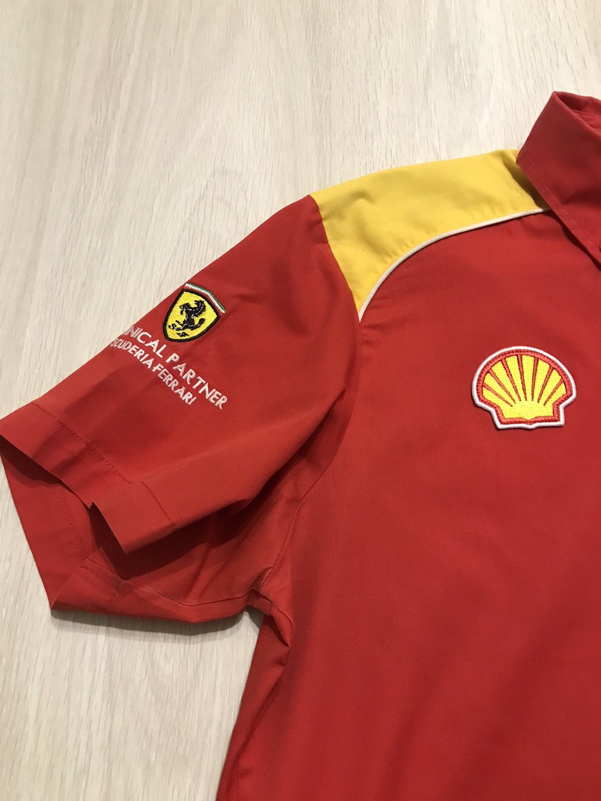 Vintage Vintage shirt Ferrari SHELL size L Racing team Size US L / EU 52-54 / 3 - 2 Thumbnail