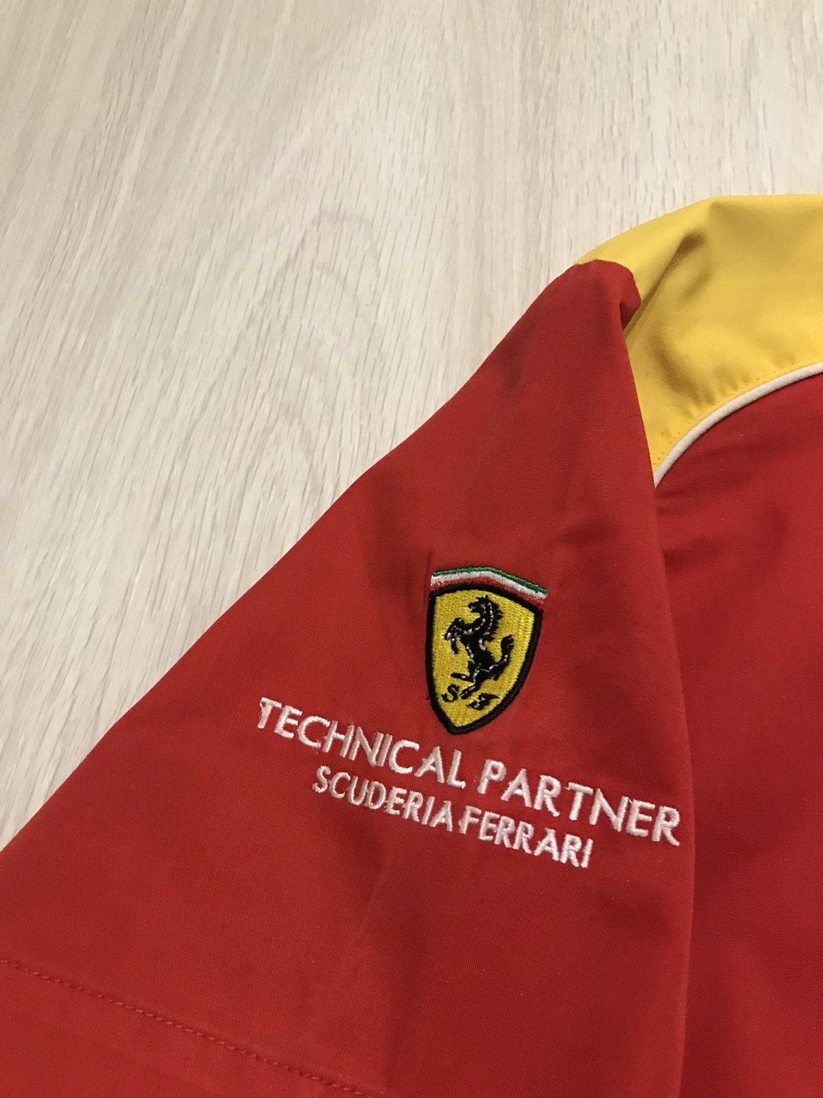 Vintage Vintage shirt Ferrari SHELL size L Racing team Size US L / EU 52-54 / 3 - 7 Thumbnail