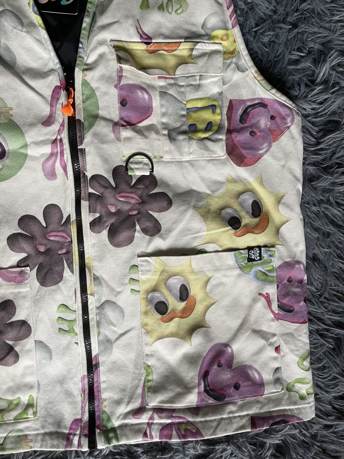 Lazy Oaf Lazy Oaf graphic vest NWT do good art club “grow love” Size US XL / EU 56 / 4 - 5 Thumbnail