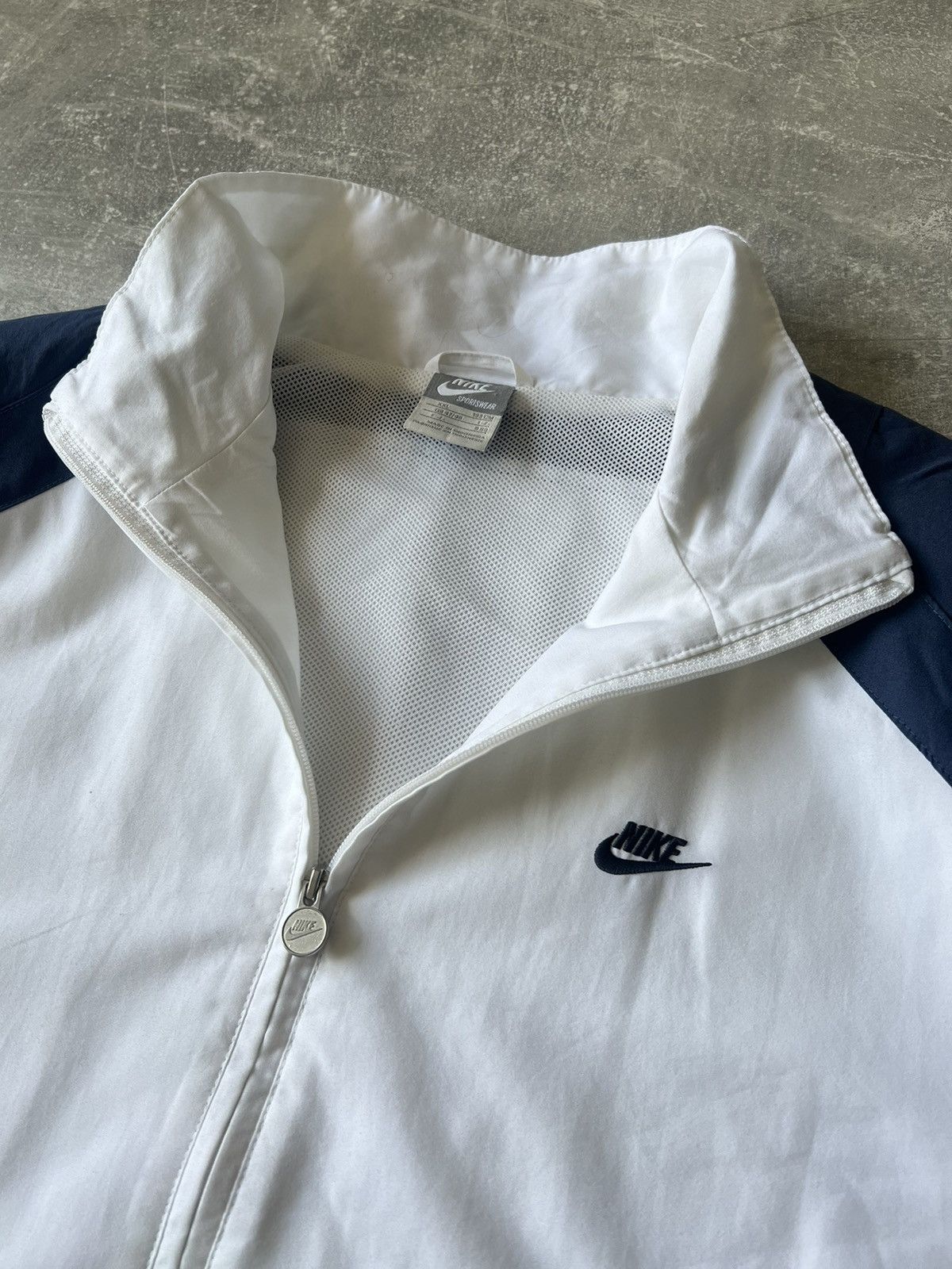 Vintage Vintage Nike White Track Top Jacket Size XL - XXL Size US XXL / EU 58 / 5 - 4 Thumbnail