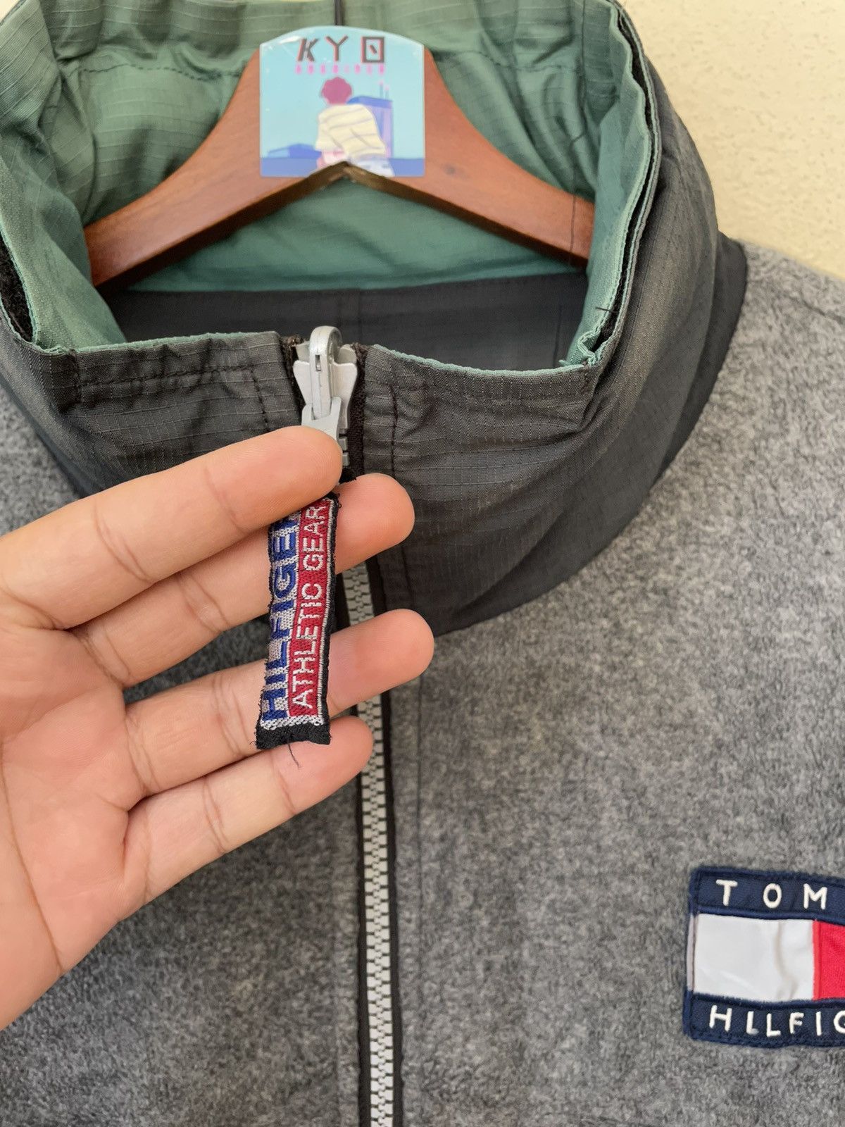 Tommy Hilfiger VINTAGE TOMMY HILFIGER REVERSIBLE JACKET Size US L / EU 52-54 / 3 - 17 Thumbnail