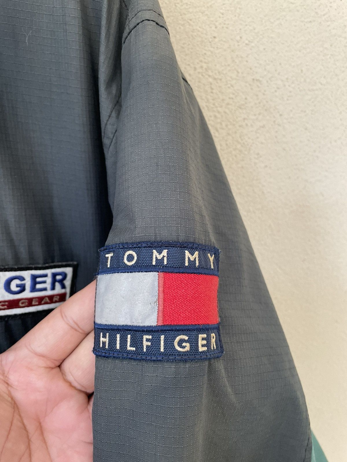 Tommy Hilfiger VINTAGE TOMMY HILFIGER REVERSIBLE JACKET Size US L / EU 52-54 / 3 - 18 Thumbnail