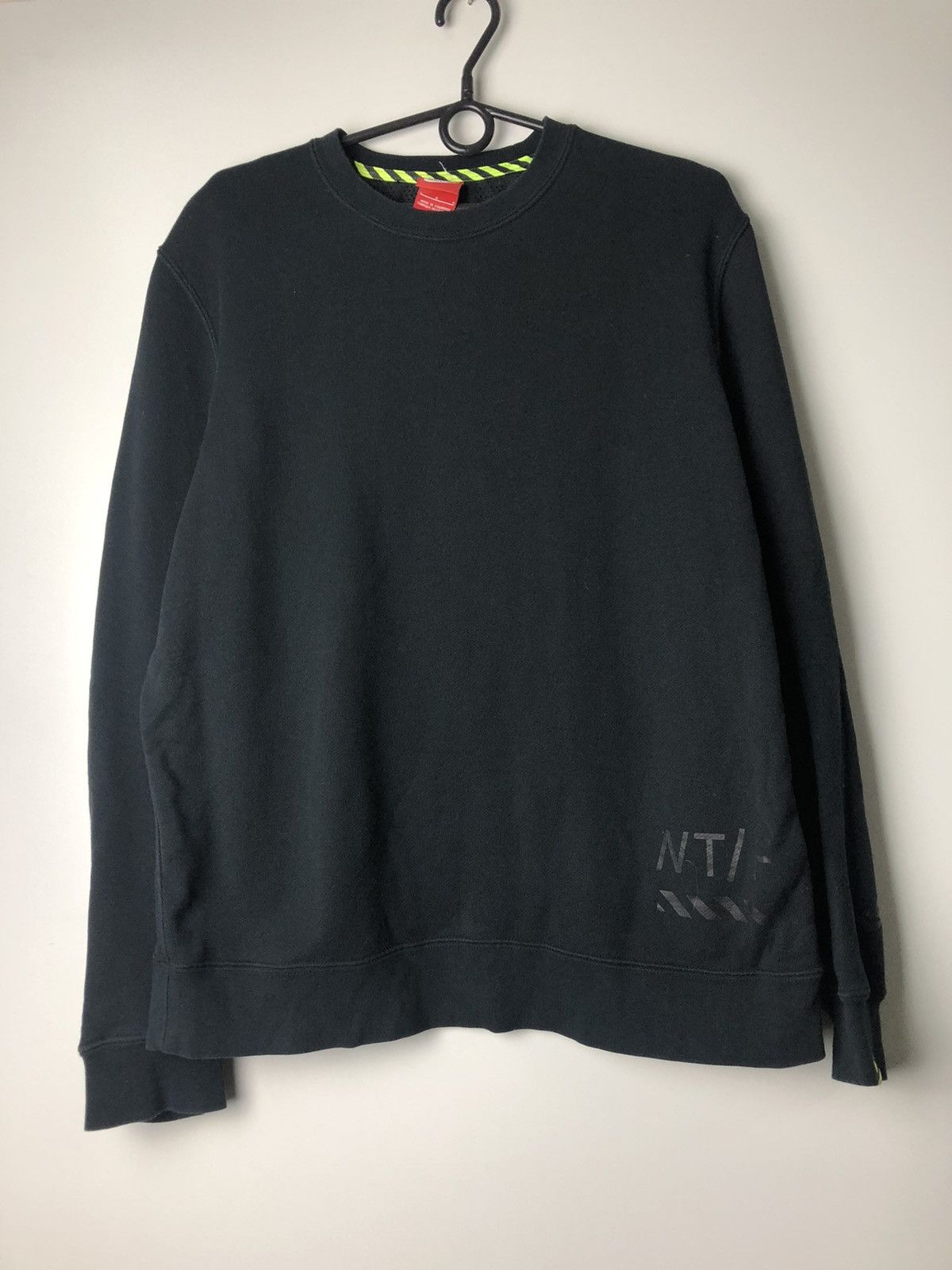 Nike Nike NT/F streetwear vintage Sweatshirt size L Size US L / EU 52-54 / 3 - 1 Thumbnail