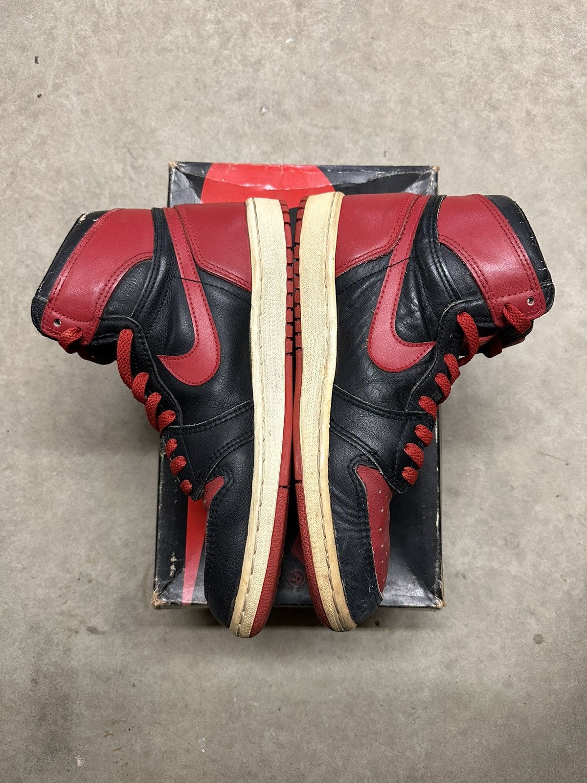 Jordan Brand Air jordan 1 bred 1985 Size US 9 / EU 42 - 3 Thumbnail