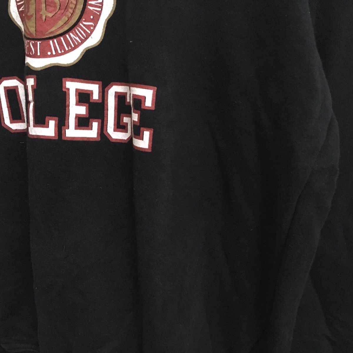 Vintage VINTAGE CHICAGO COLLEGE UNIVERSITY BIG LOGO SWEATSHIRT Size US L / EU 52-54 / 3 - 4 Thumbnail