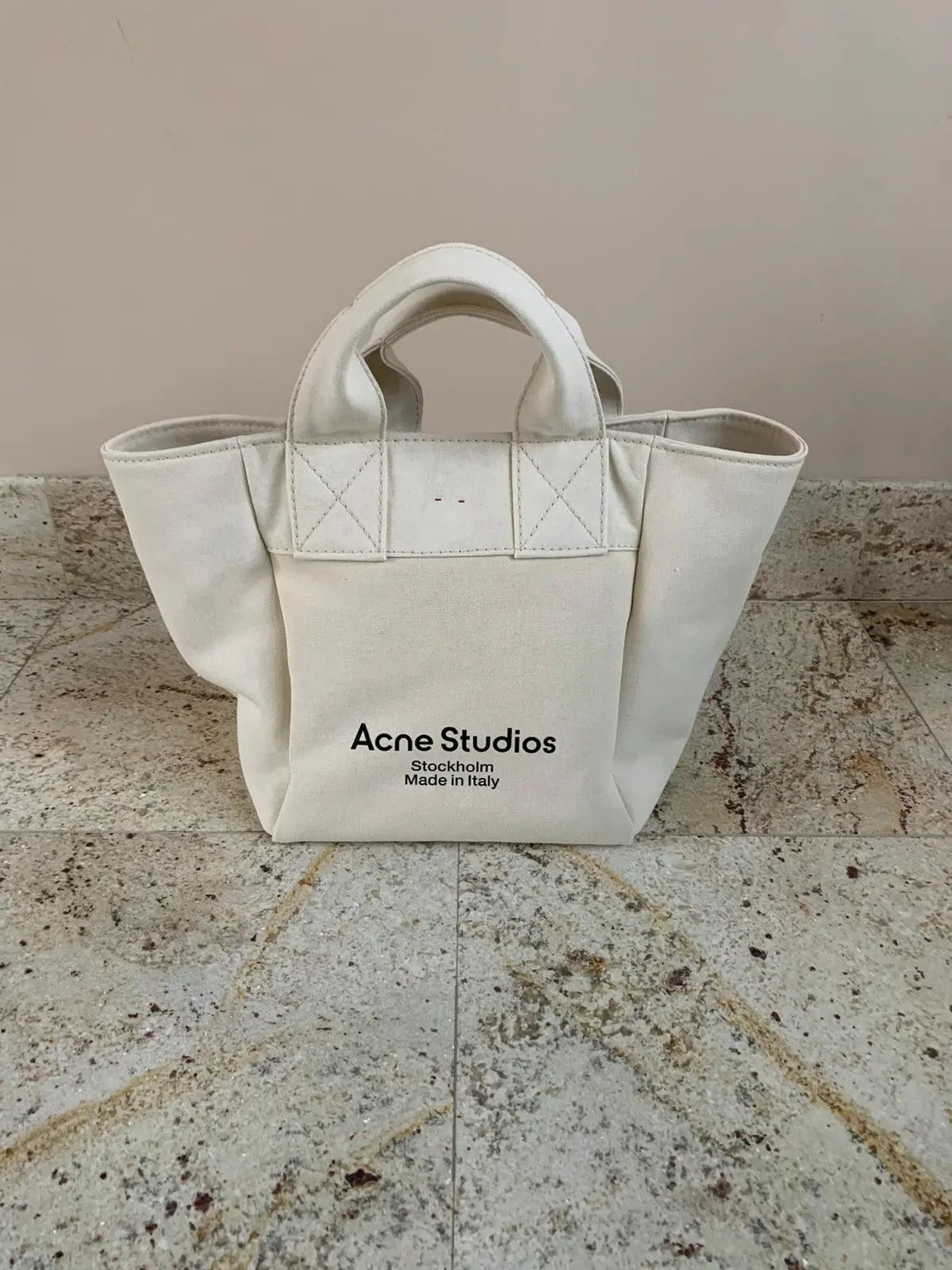 Acne Studios Logo Tote Bag in Ivory Size ONE SIZE - 2 Thumbnail