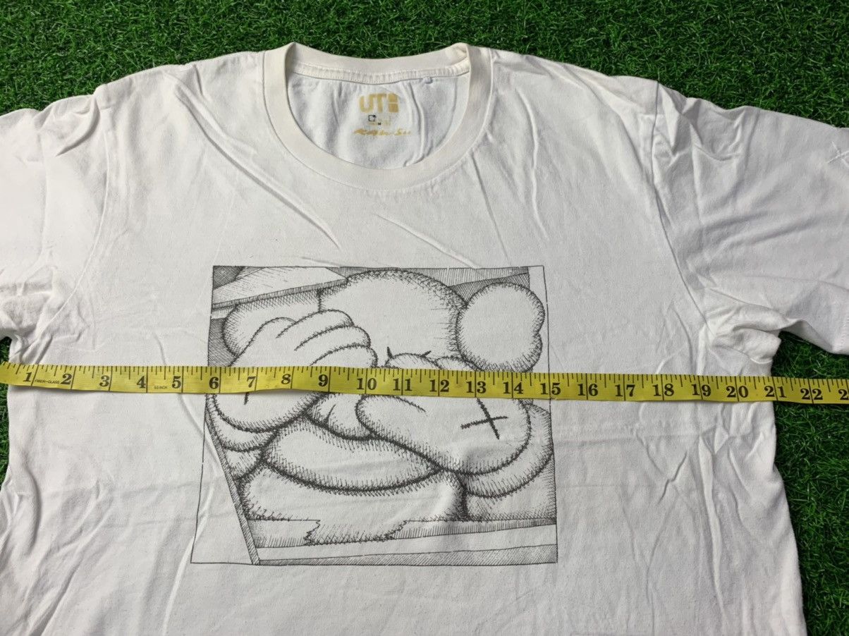 Japanese Brand Kaws X Uniqlo Bearbrick Medicom Graphic Tee Size US M / EU 48-50 / 2 - 11 Thumbnail