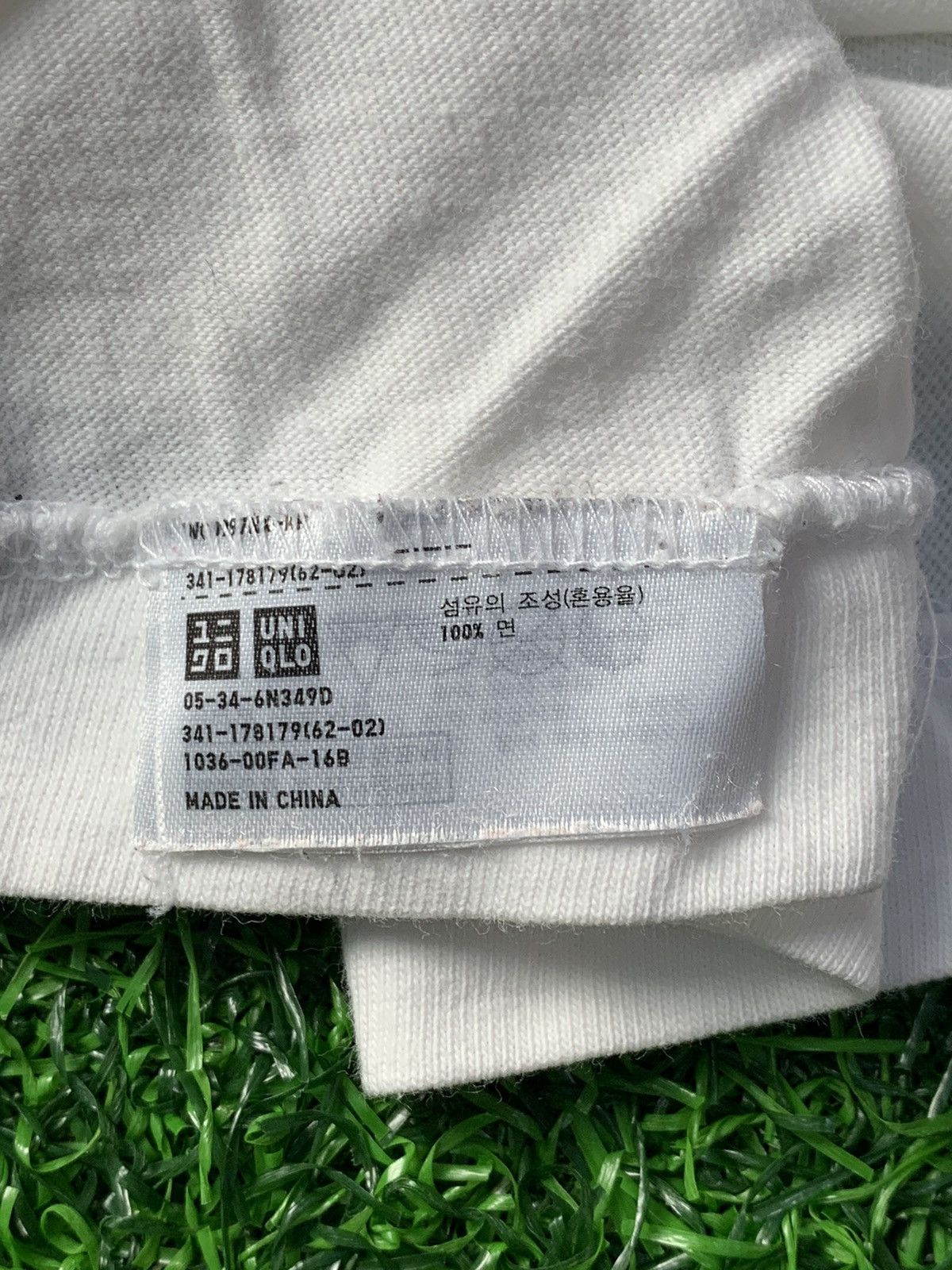 Japanese Brand Kaws X Uniqlo Bearbrick Medicom Graphic Tee Size US M / EU 48-50 / 2 - 6 Thumbnail