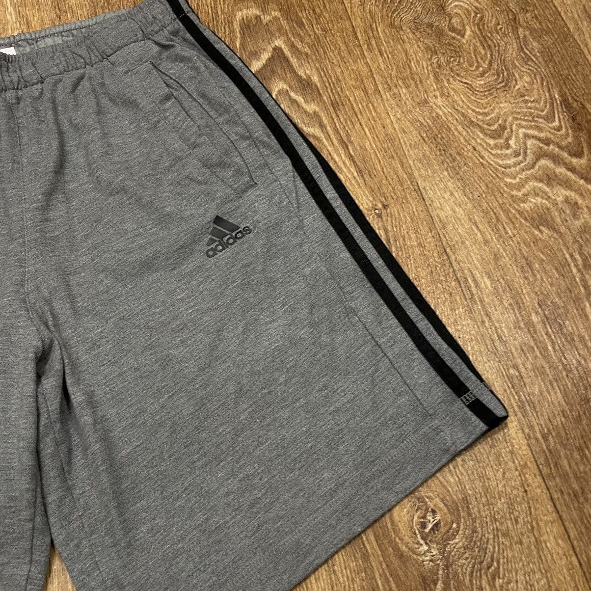 Vintage Vintage Adidas shorts y2k streetwear style 32 Size US 32 / EU 48 - 4 Thumbnail