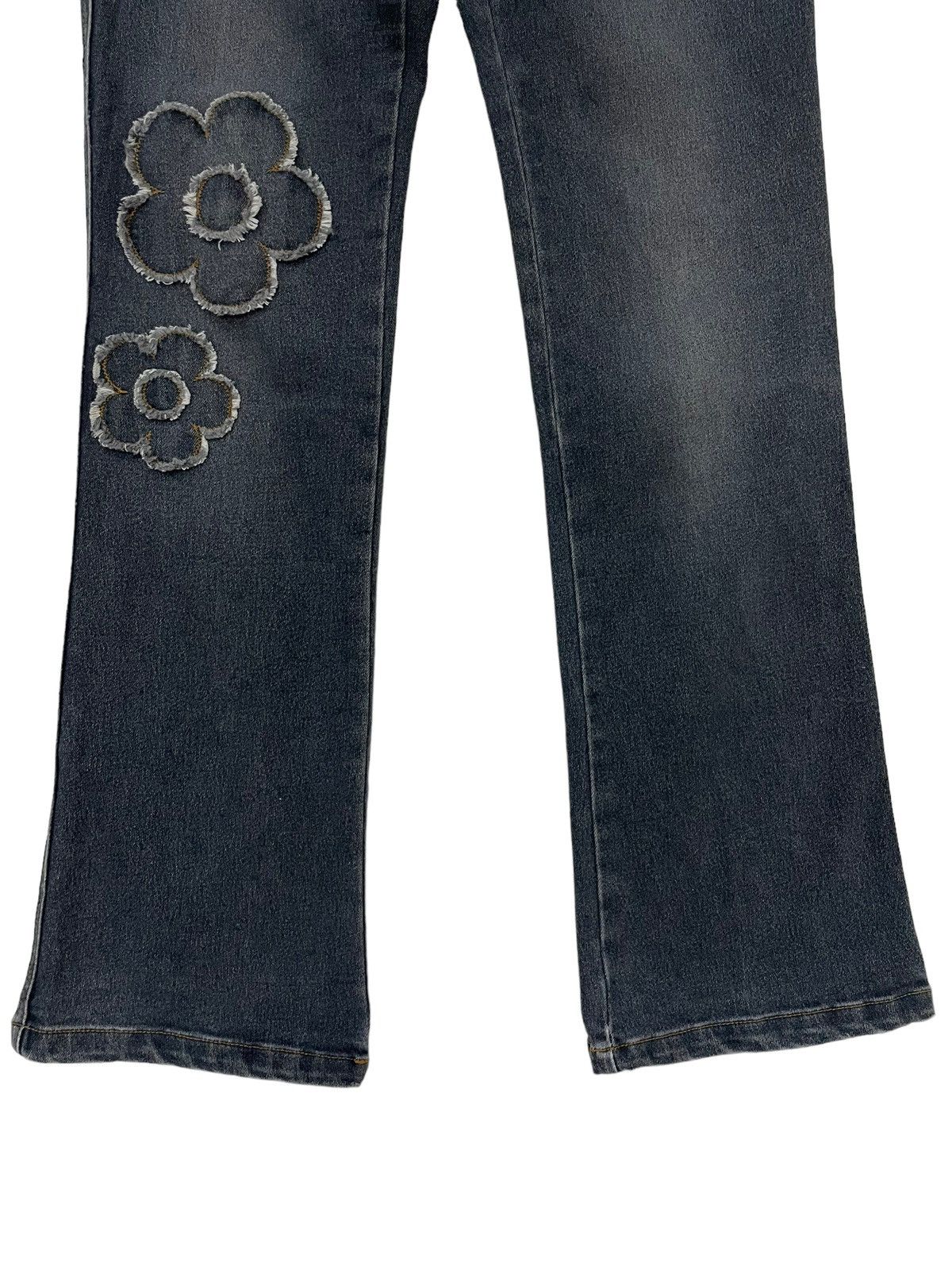 Japanese Brand Vintage Passione Flared / Bootcut Embroidered Flower Design Size 26" / US 2 / IT 38 - 4 Thumbnail