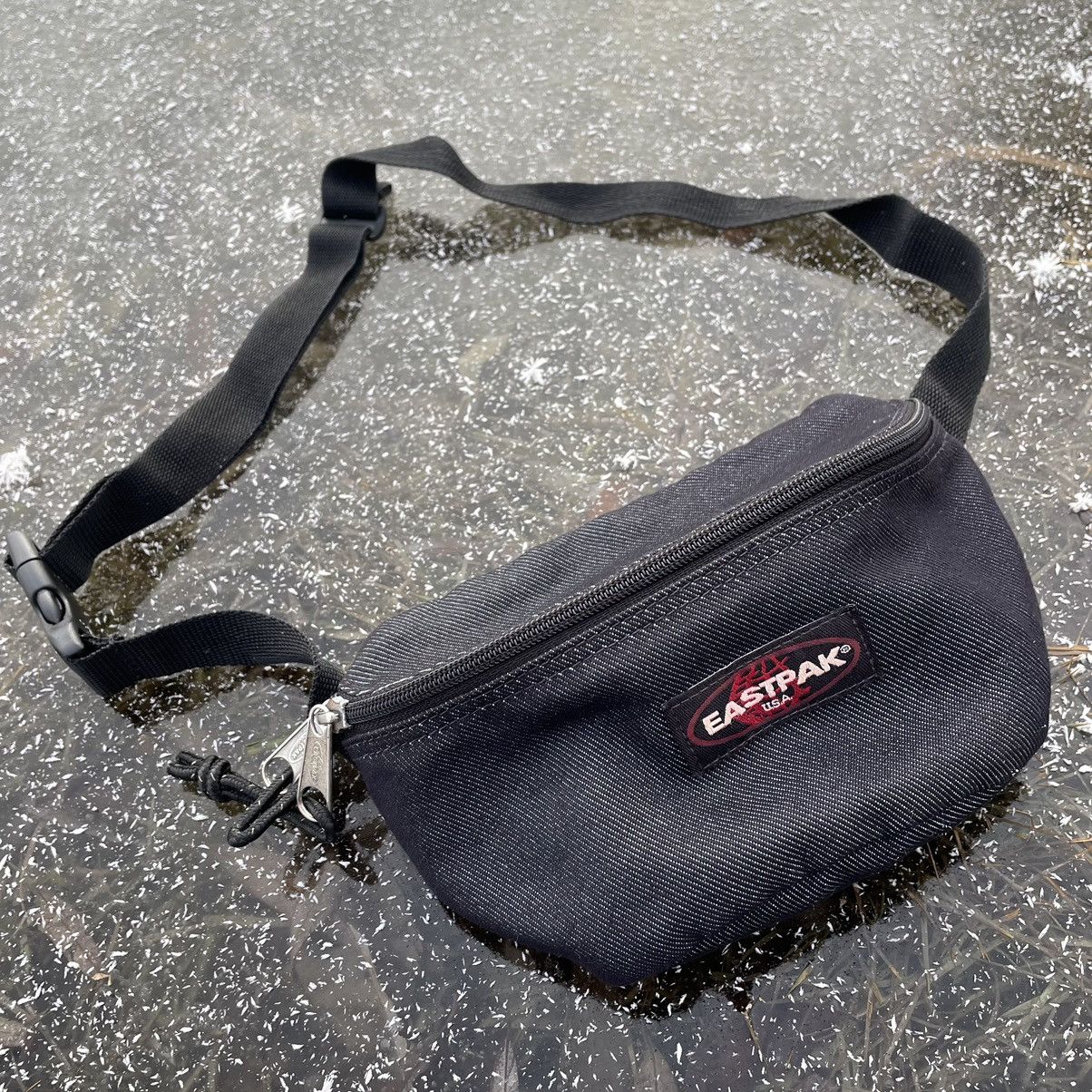 Eastpak × Vintage Vintage Eastpak Cossbody Waist Bag Messenger Y2K One size Size ONE SIZE - 1 Thumbnail