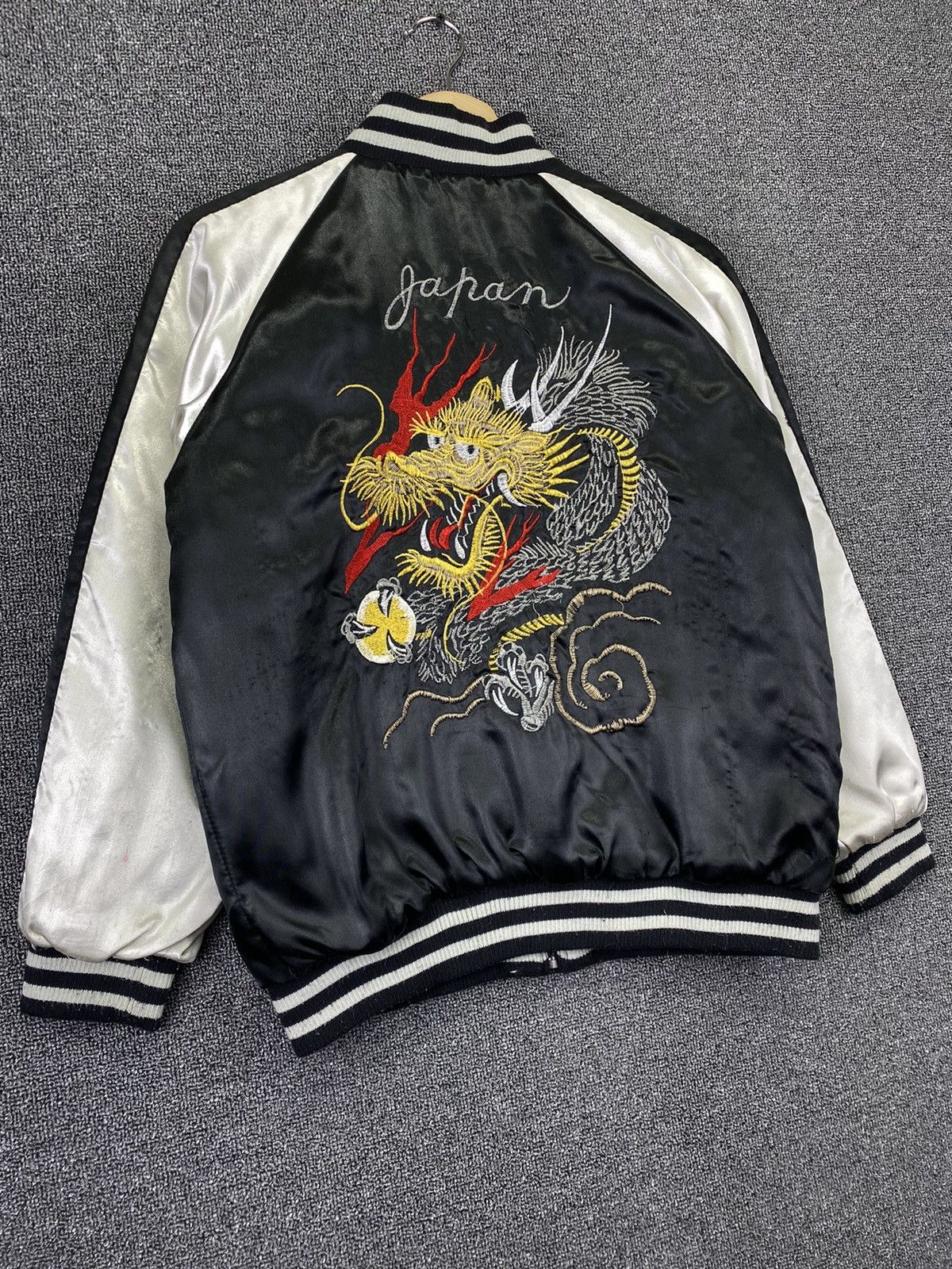 Japanese Brand Vintage Sukajan Dragon Embroidery Big Logo Souvenir Jacket Size M / US 6-8 / IT 42-44 - 2 Thumbnail