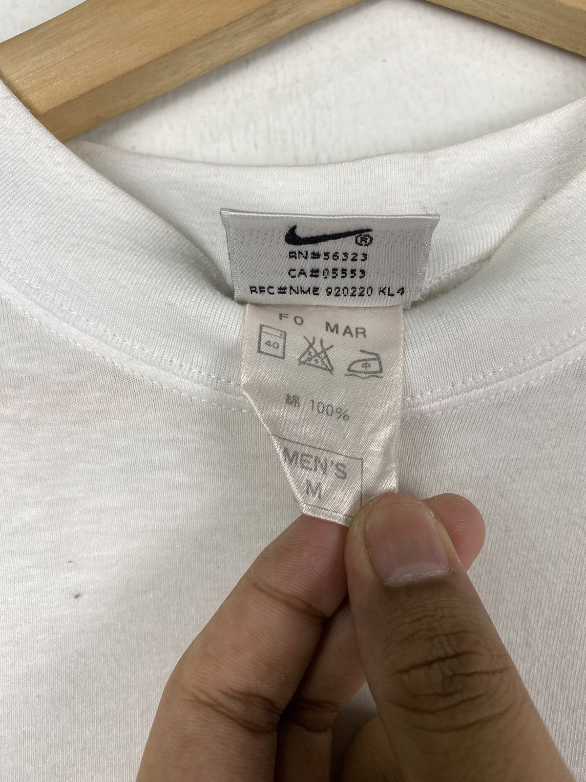 Nike OFFER 🔥 Vintage 90s Nike Grounds Crew T Shirts Tee Size US M / EU 48-50 / 2 - 7 Thumbnail