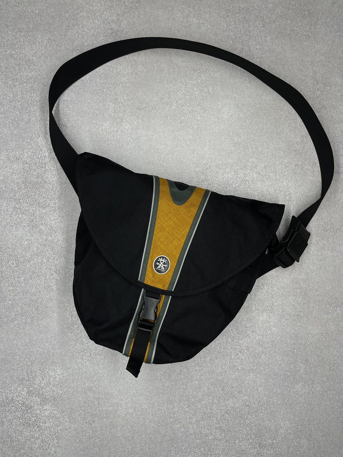 Crumpler Marry Ugly Messager Sling Bag