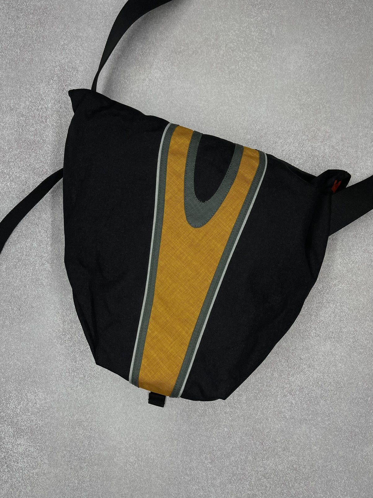 Crumpler Crumpler Marry Ugly Messager Sling Bag Size ONE SIZE - 4 Thumbnail