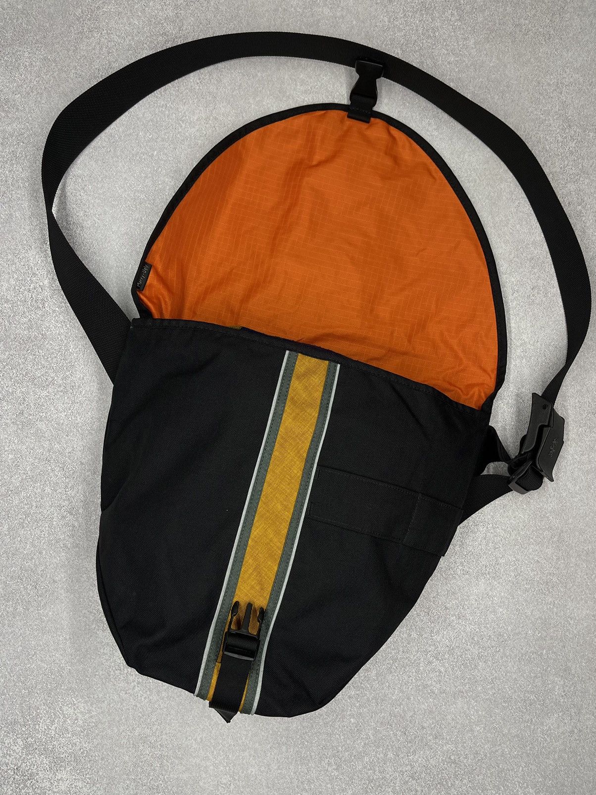 Crumpler Crumpler Marry Ugly Messager Sling Bag Size ONE SIZE - 3 Thumbnail