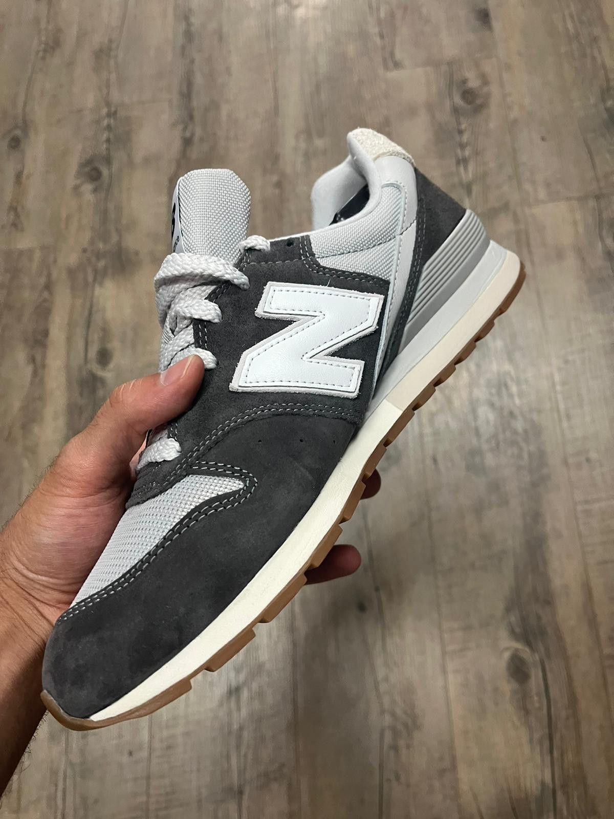 New Balance 996 Trainer in Grey / Multi Size US 10 / EU 43 - 8 Thumbnail