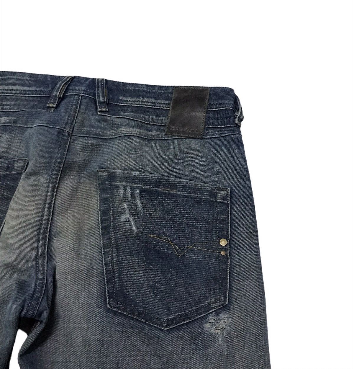 Diesel 34x30 Diesel distressed style dark blue denim jeans Size US 34 / EU 50 - 6 Thumbnail