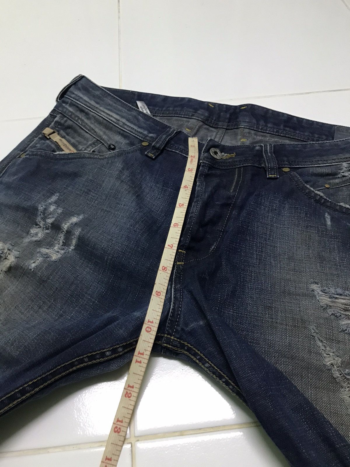 Diesel 34x30 Diesel distressed style dark blue denim jeans Size US 34 / EU 50 - 14 Thumbnail