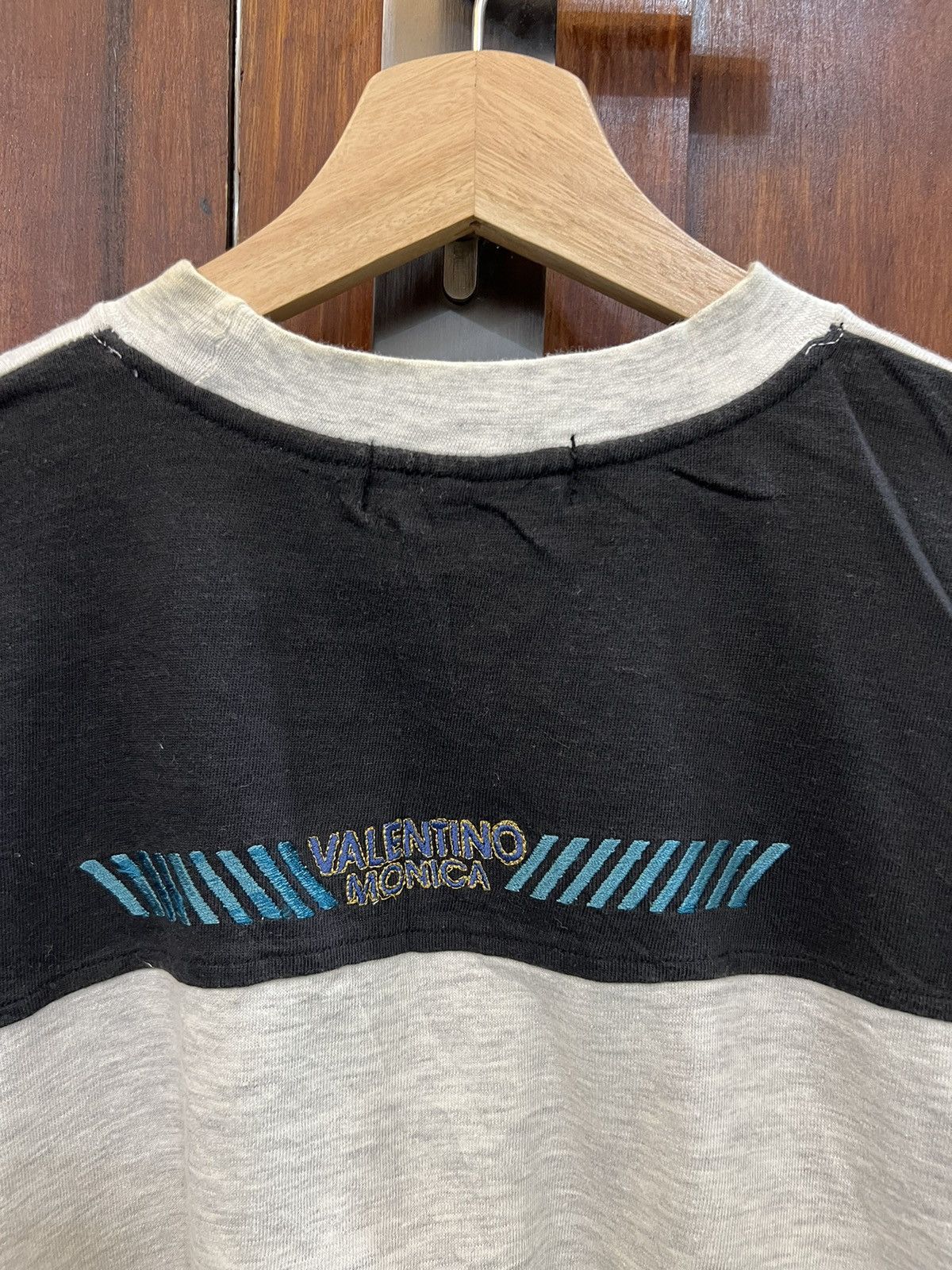 Valentino Vintage Valentino Milano Shirts Size US L / EU 52-54 / 3 - 4 Thumbnail