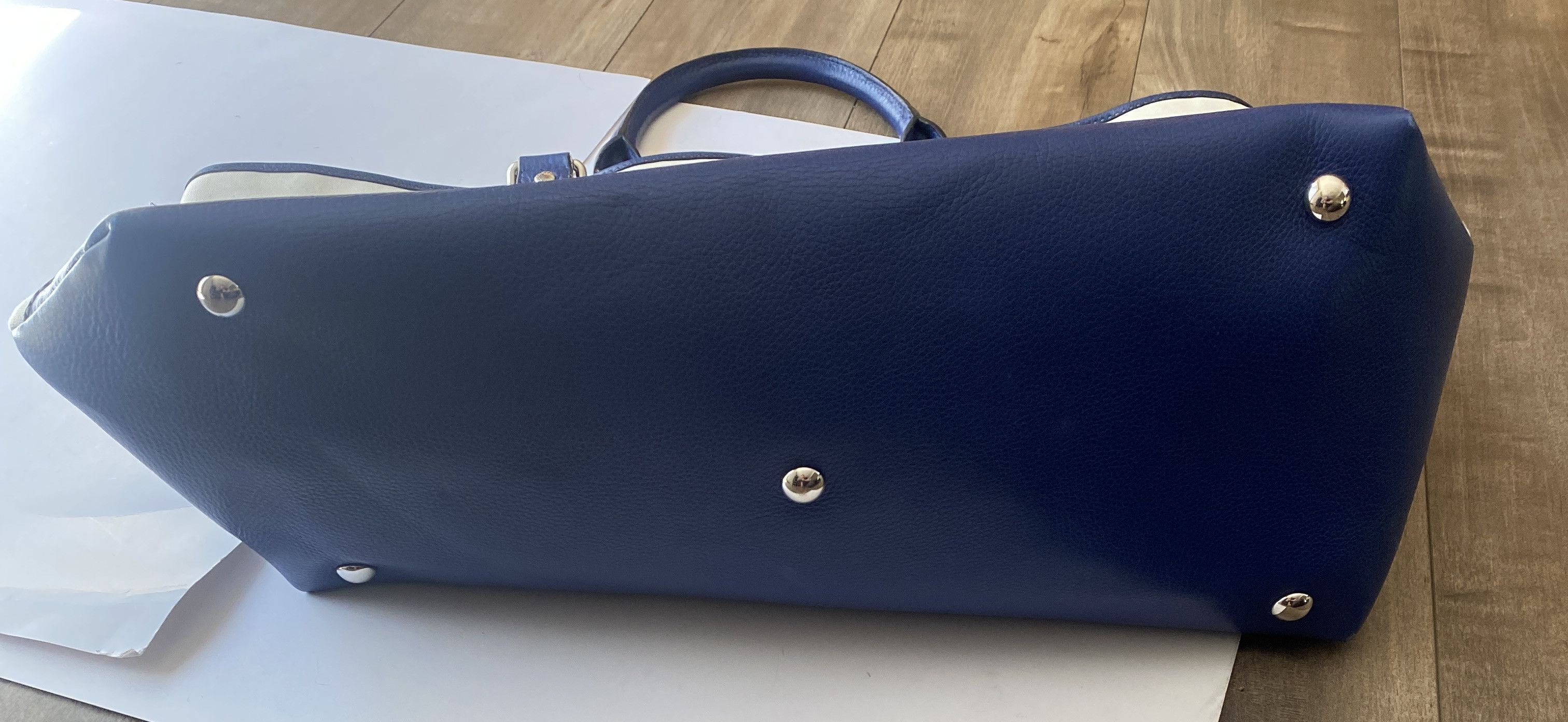 Gucci GUCCI Large Travel/ Work Tote Retail $2190 Size ONE SIZE - 4 Thumbnail