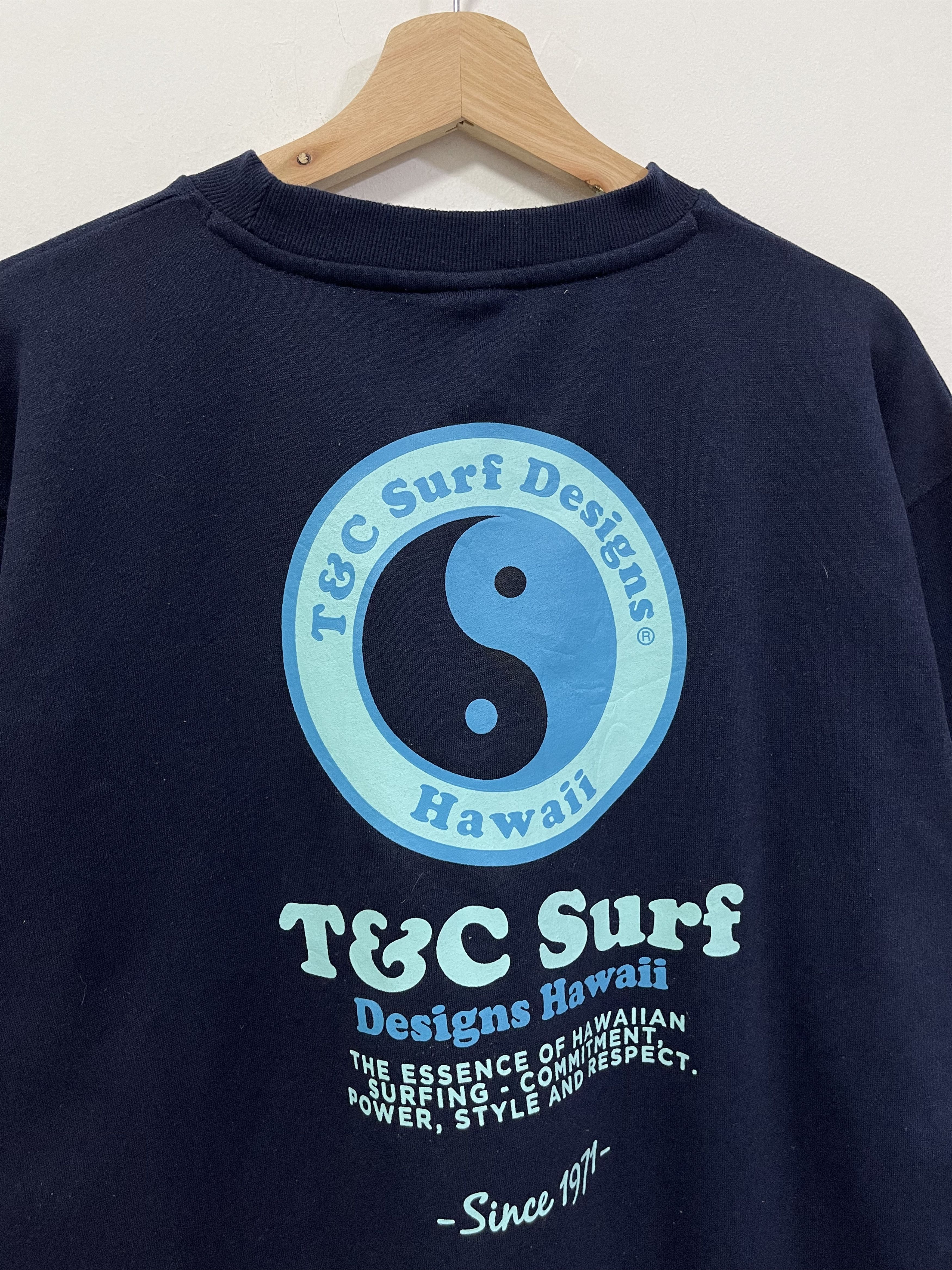 Vintage Vintage T&C Design Hawaii Big Logo Sweatshirt Size US S / EU 44-46 / 1 - 2 Thumbnail