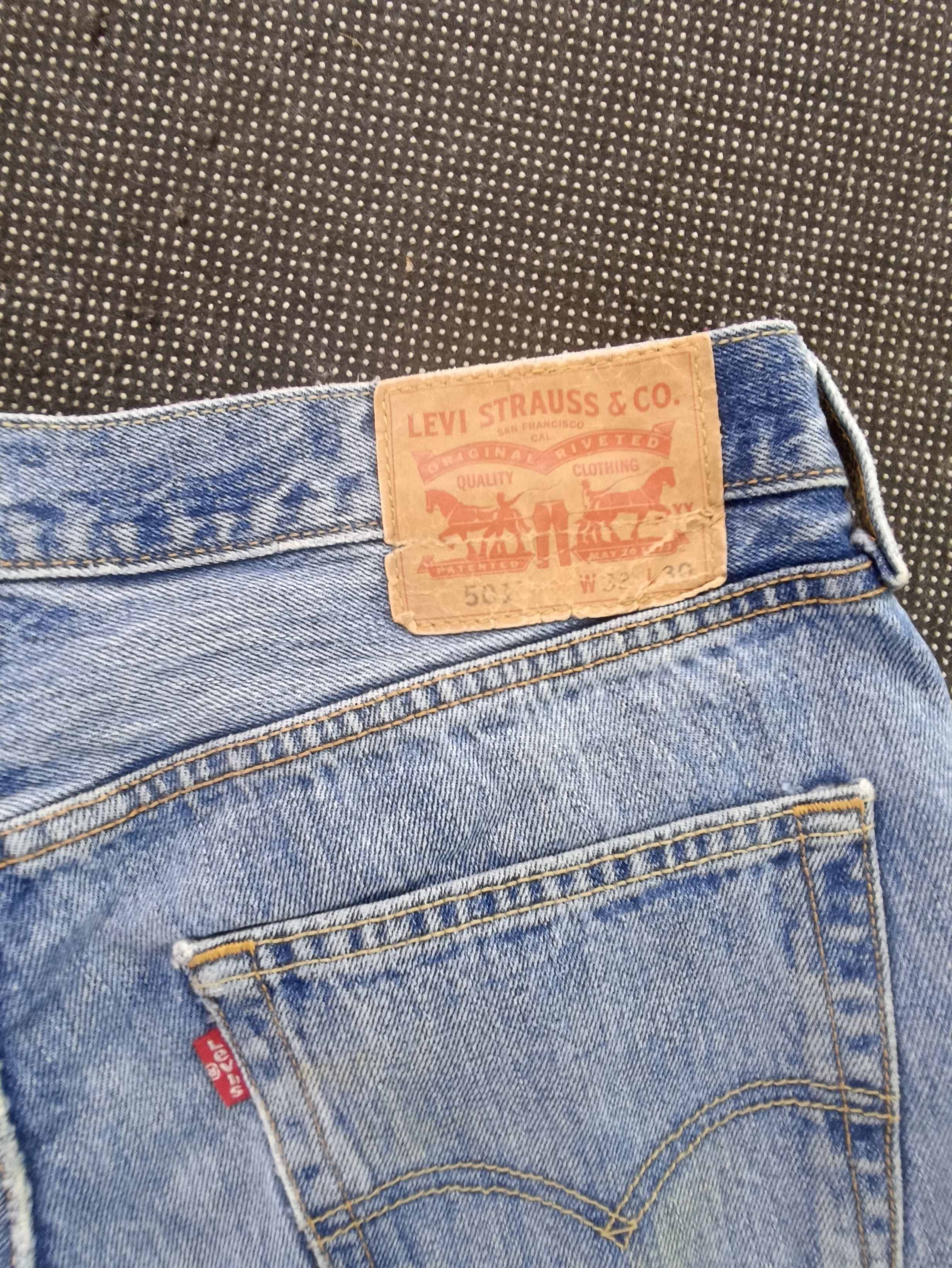 Jean × Levi's × Vintage VINTAGE LEVIS 501 DISTRESSED BLUE WASH JEANS - J253 Size US 35 - 7 Thumbnail