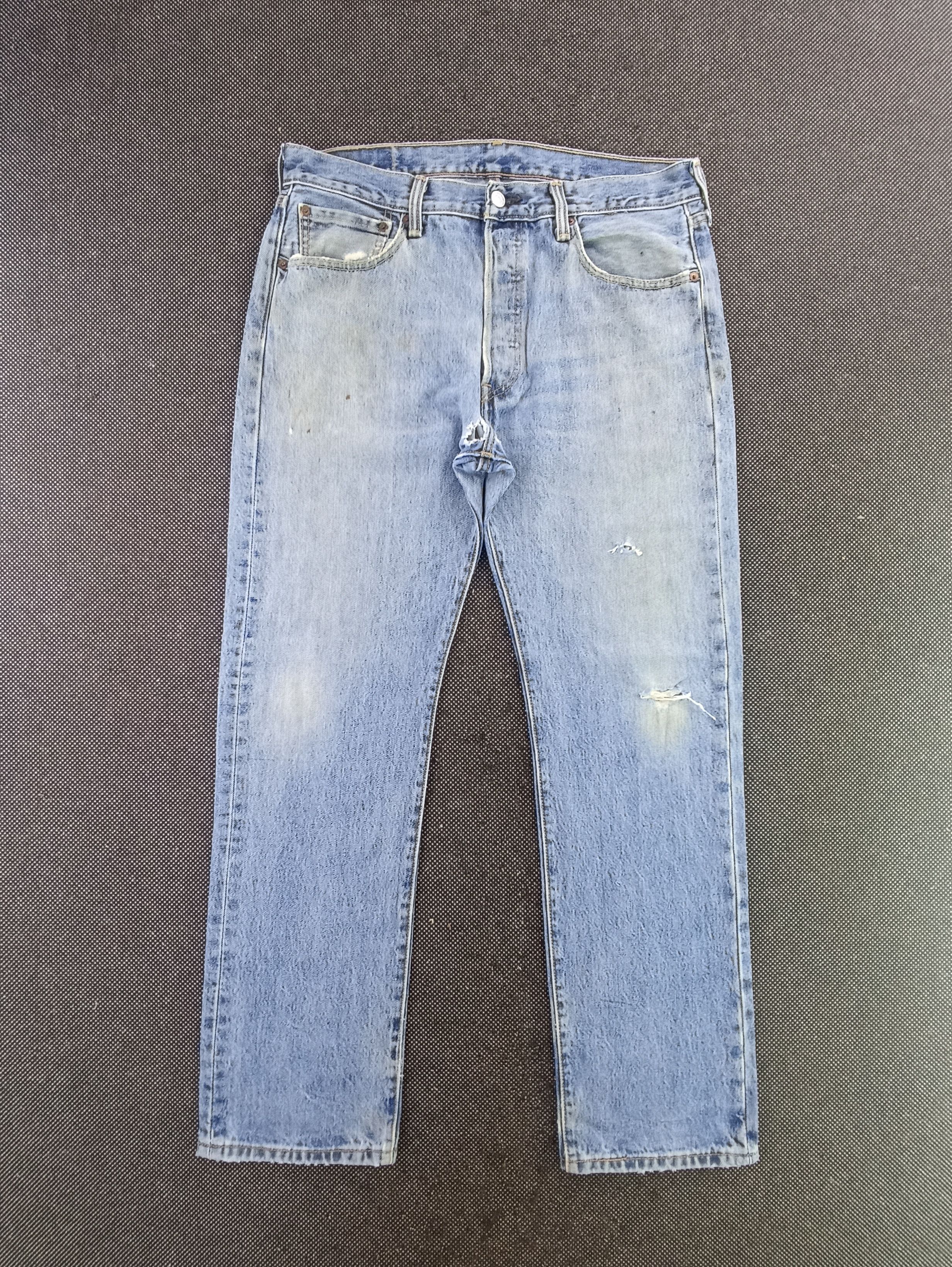 Jean × Levi's × Vintage VINTAGE LEVIS 501 DISTRESSED BLUE WASH JEANS - J253 Size US 35 - 1 Thumbnail