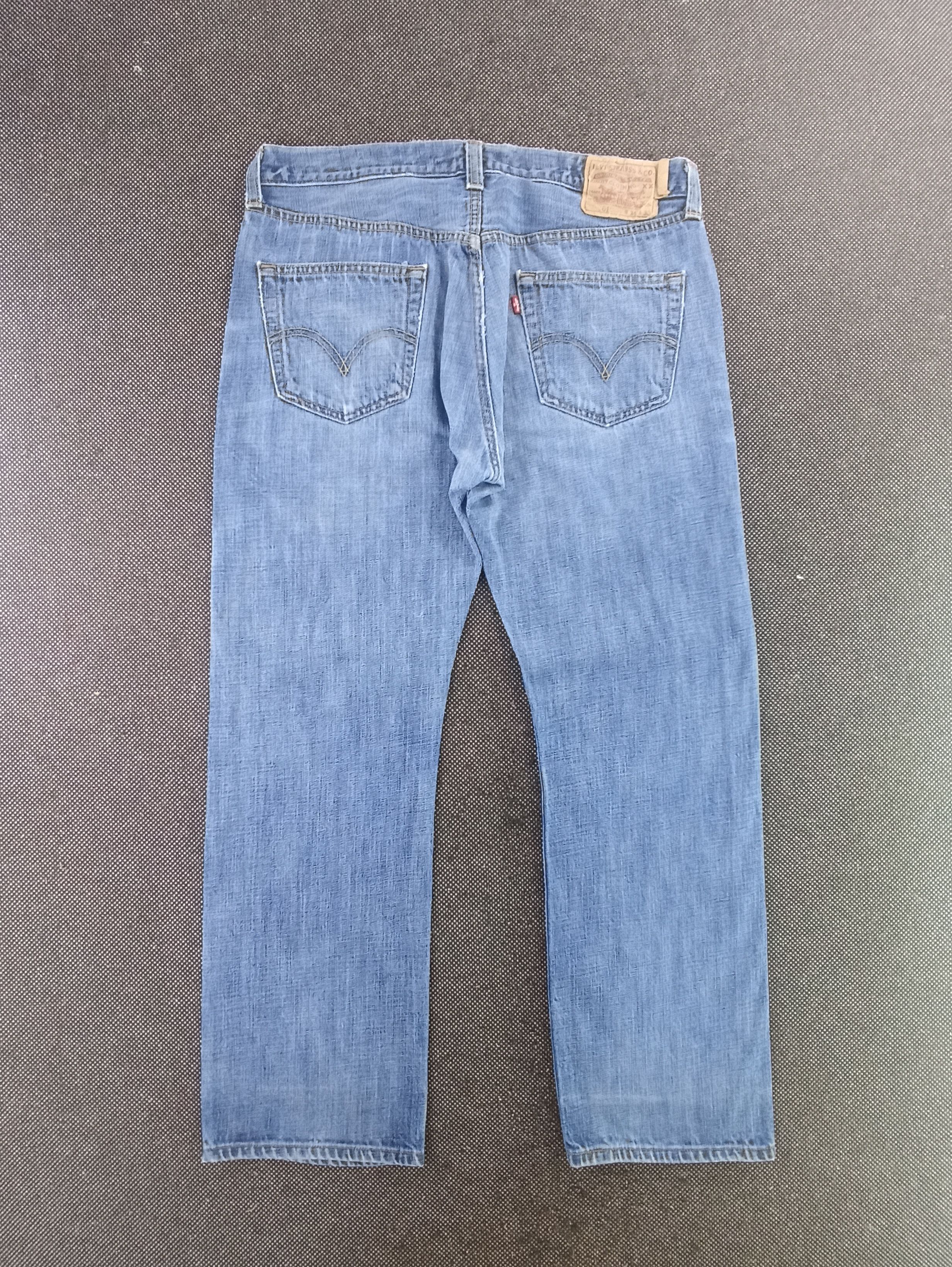 Jean × Levi's × Vintage VINTAGE LEVIS 501 STRAIGHT LEG BUTTON FLY JEANS -J261 Size US 35 - 2 Thumbnail